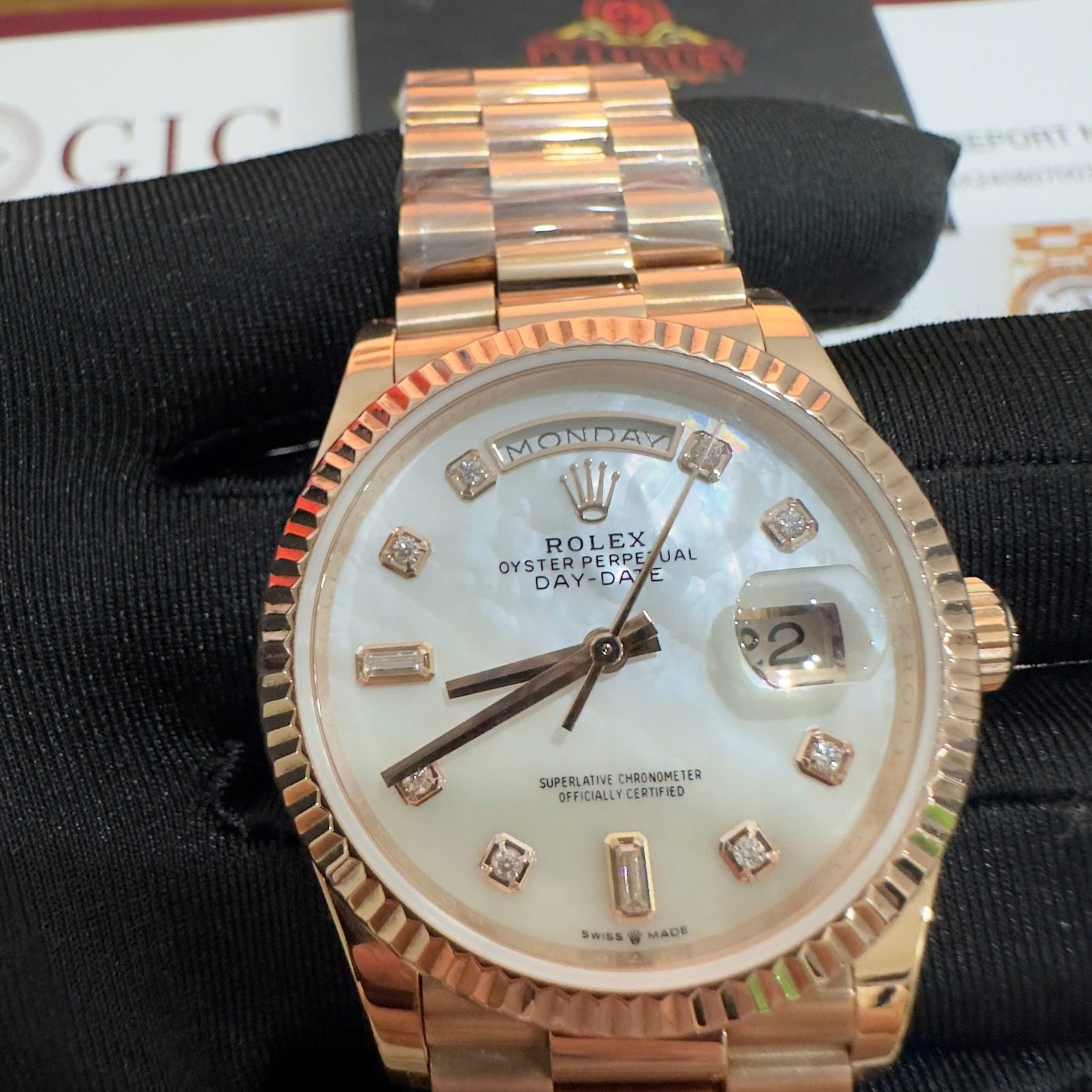 Rolex Day-Date 128235 18K Rose Gold Wrapped Custom Natural MOP Dial Moissanite Numerals Best Replica 36mm - 图片 8