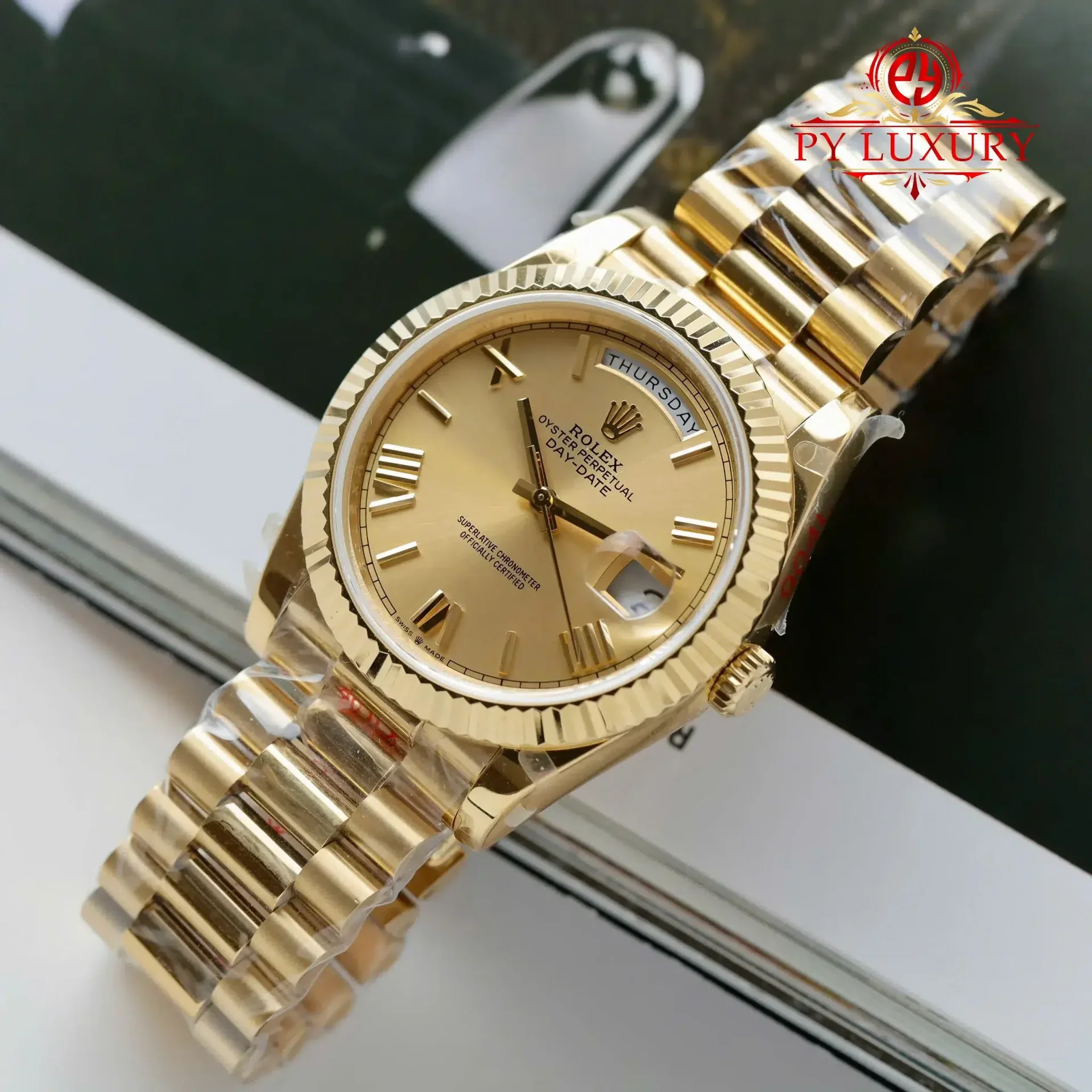 Rolex Day-Date 228238 Yellow Gold Champagne Roman Dial Best Replica QF 40mm - 图片 2