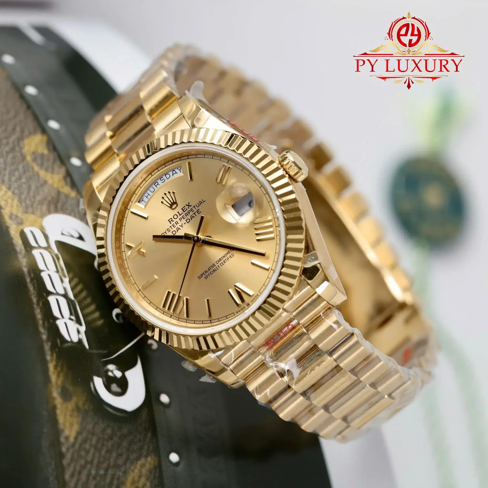Rolex Day-Date 228238 Yellow Gold Champagne Roman Dial Best Replica QF 40mm - 图片 4