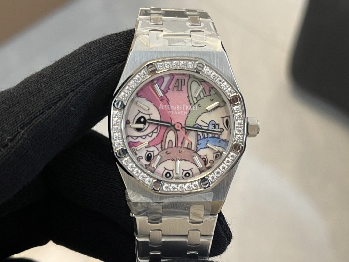Audemars Piguet Royal Oak Lady Labubu Dial Diamond Bezel Best Replica OMF 34mm - 图片 4