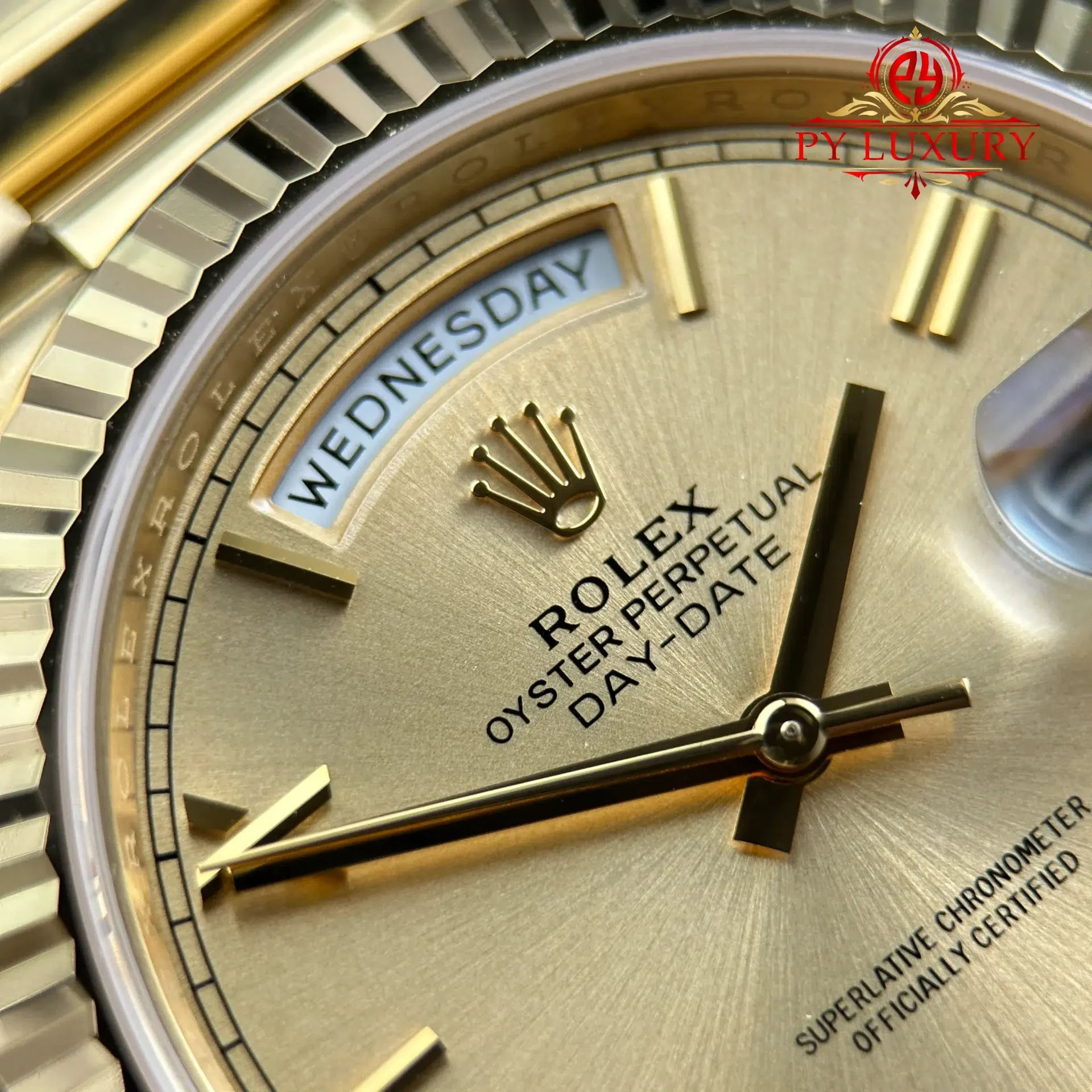 Rolex Day-Date 228238 Yellow Gold Champagne Roman Dial 1:1 Top Quality Replica 210g RC Factory 40mm - 图片 5