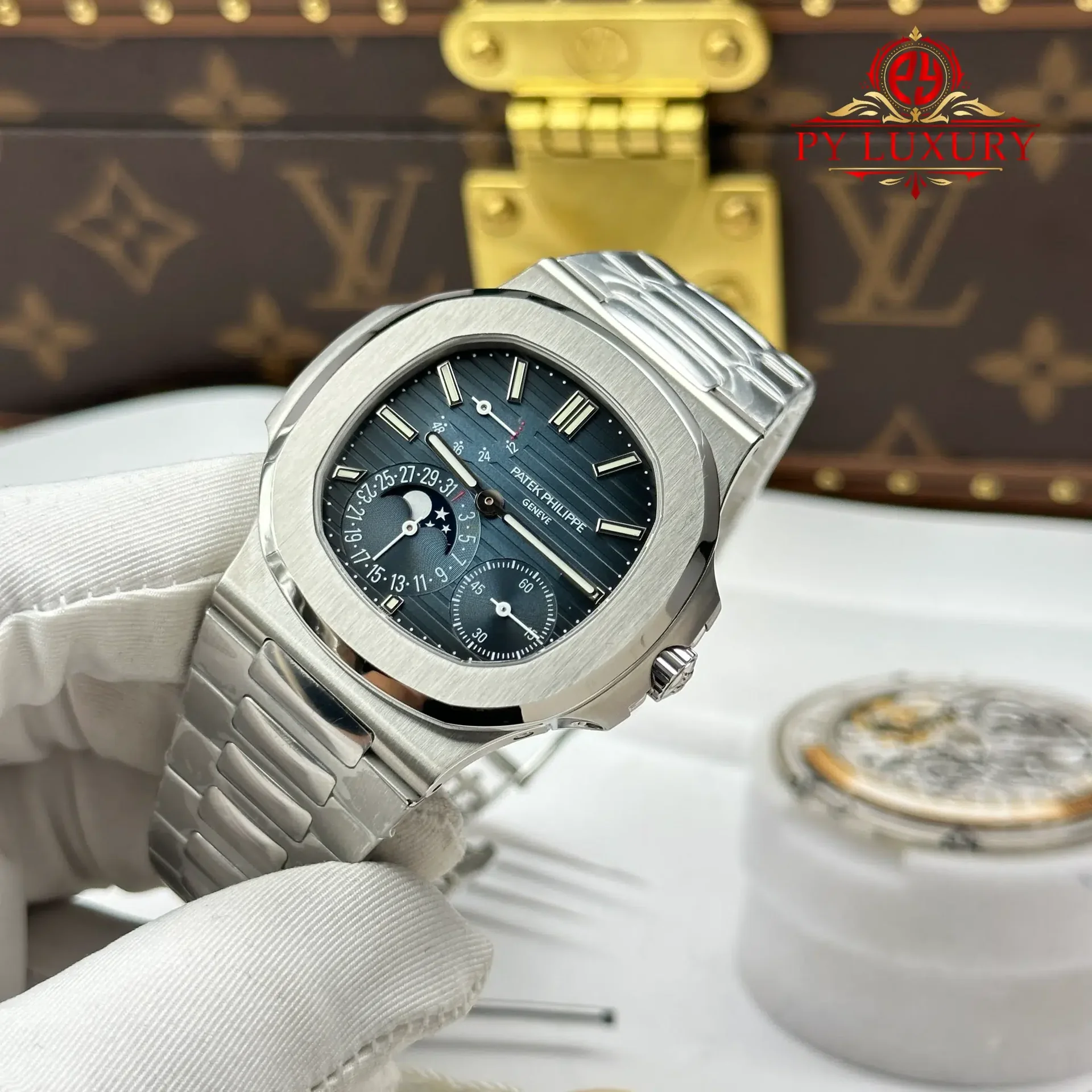 Patek Philippe Nautilus 5712/1A Blue Dial Top Quality Replica PPF V3 40mm - 图片 3