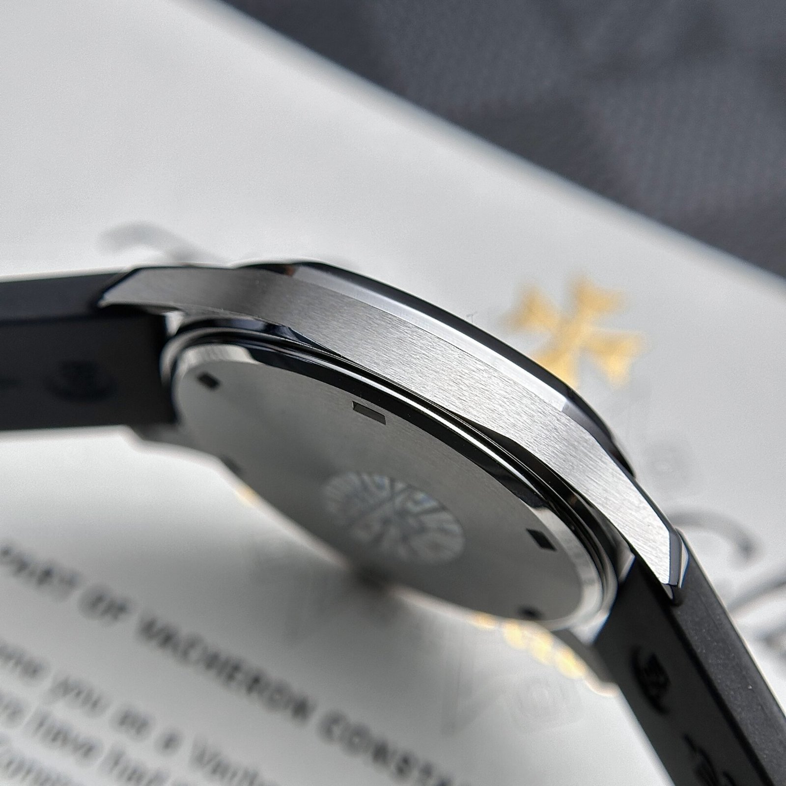 Patek Philippe Aquanaut 5067A Black Dial Swiss Quartz Replica PPF 35.6mm - 图片 5