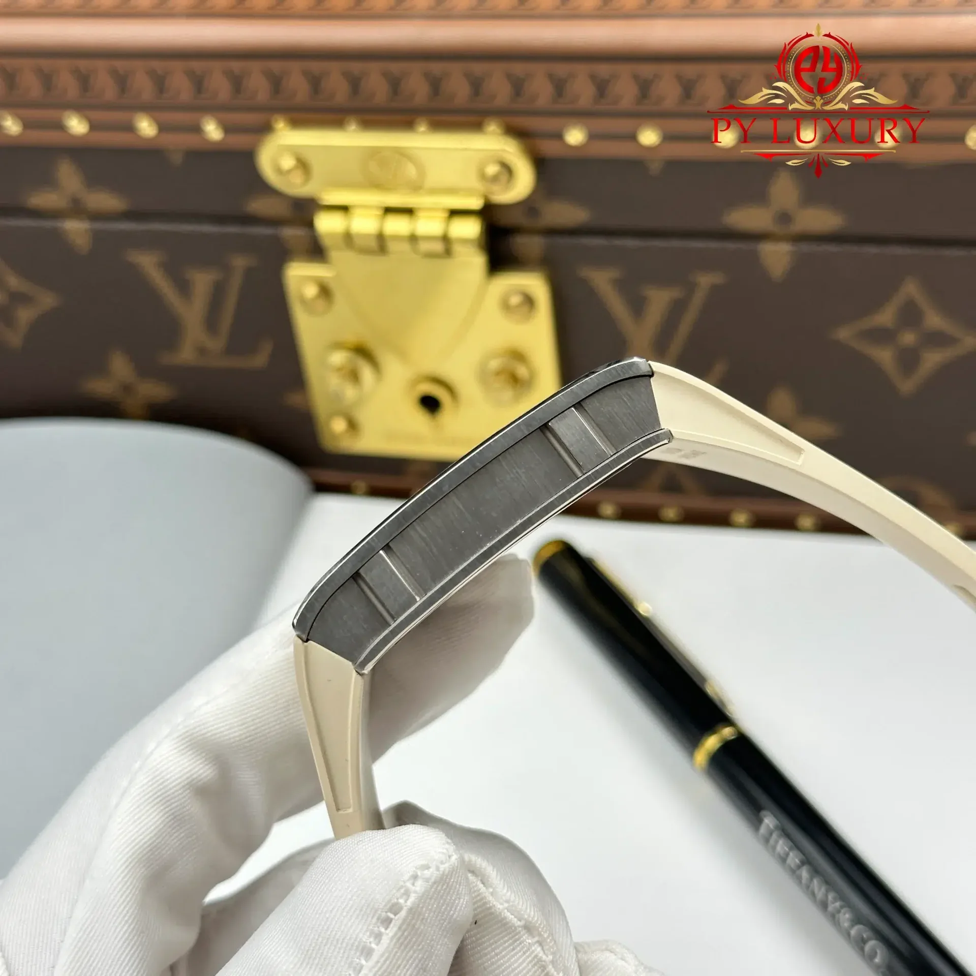 Richard Mille RM16-02 Titanium Extra-Flat White Rubber Band 1:1 Best Replica 36 x 45mm - 图片 9