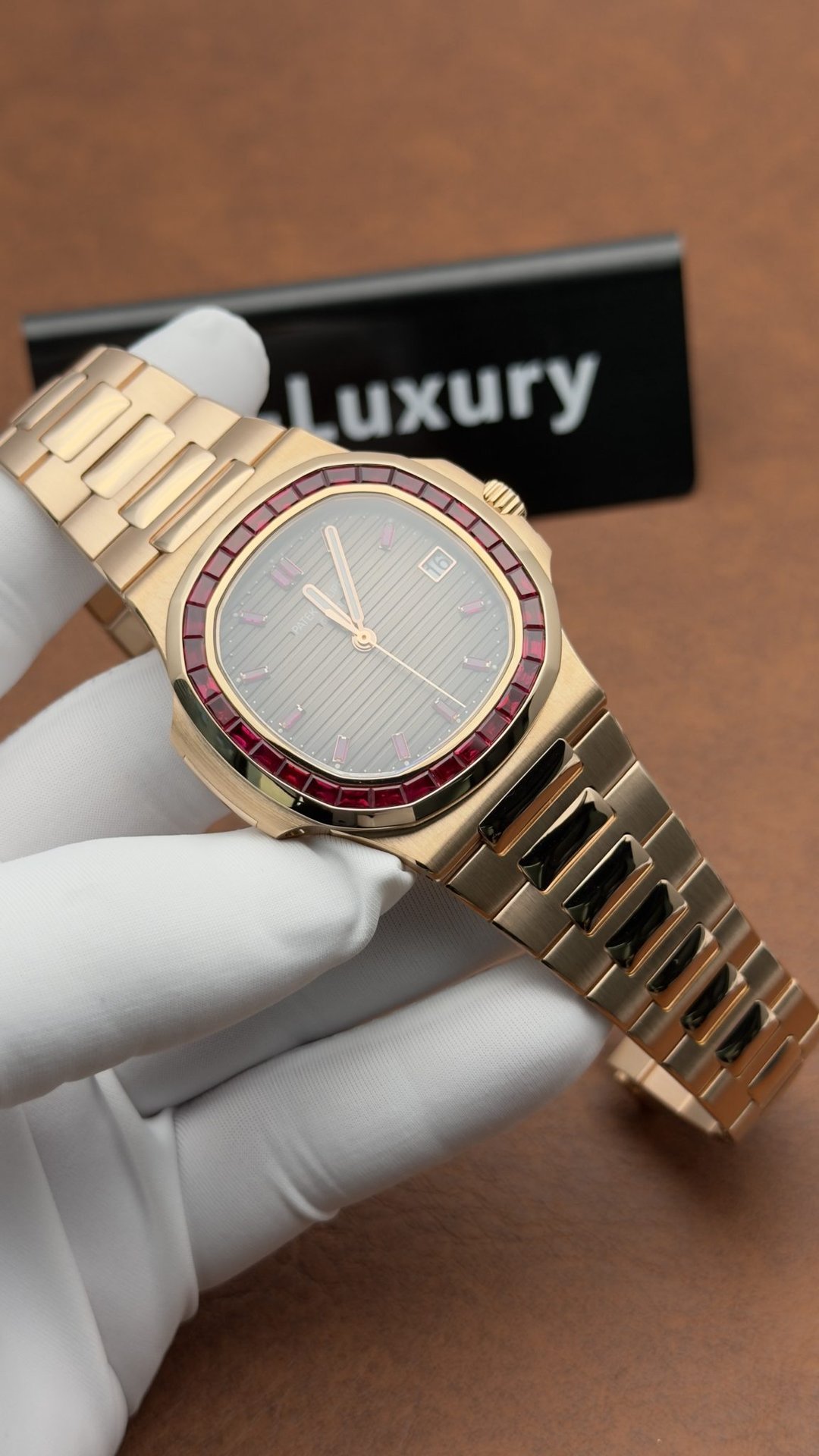 Patek Philippe Nautilus 5723/112R-001 18K Solid Gold Natural Ruby 40mm - 图片 3