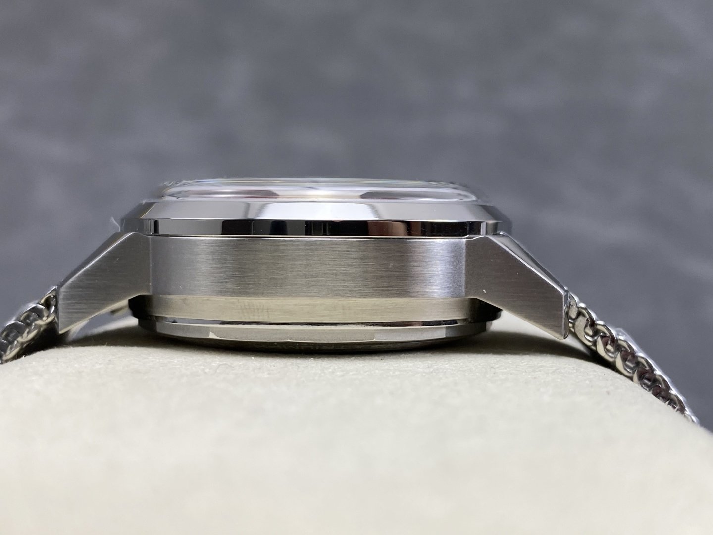 Breitling Top Time B01 Ford Thunderbird AB01766A1A1A1 White Dial Best Replica BLS 41mm - 图片 6