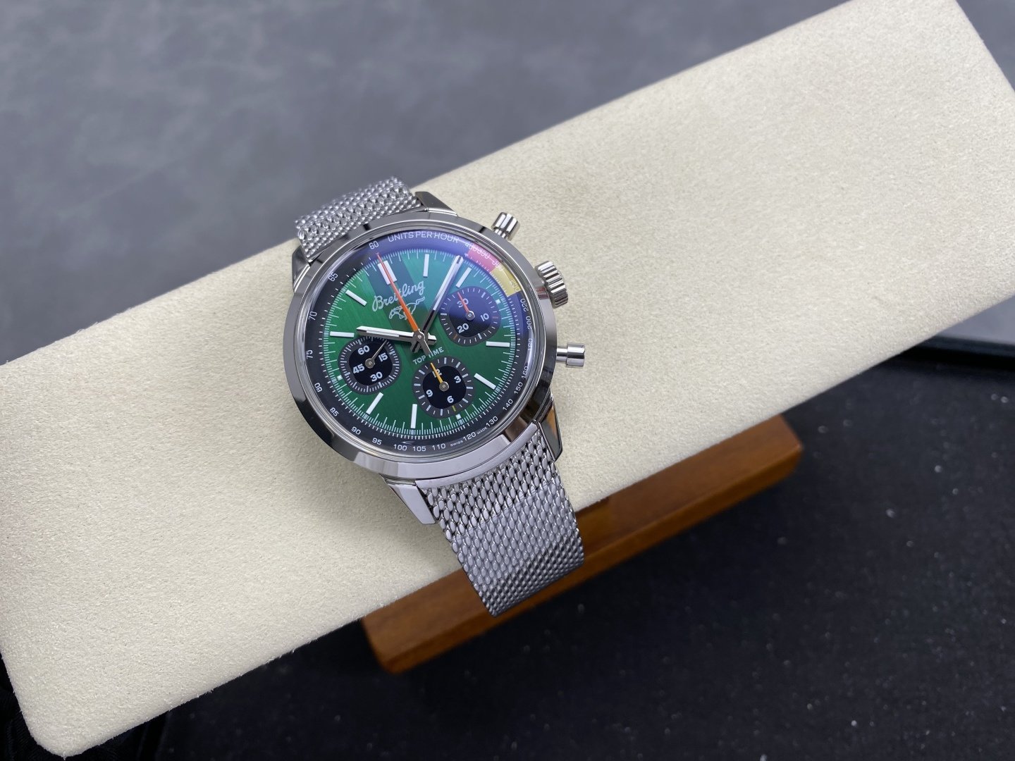 Breitling Top Time B01 Ford Mustang AB01762A1L1A1 Green Dial Metal Bracelet Best Replica BLS 41mm