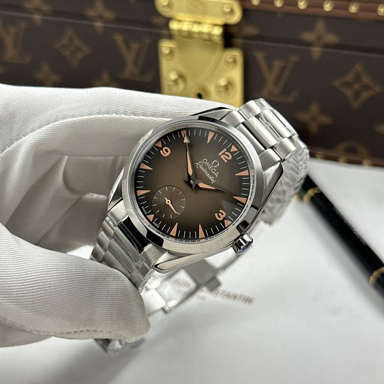 Omega Seamaster Railmaster 235.10.38.20.13.001 Steel Brown Dial Best Replica VSF 38mm - 图片 3