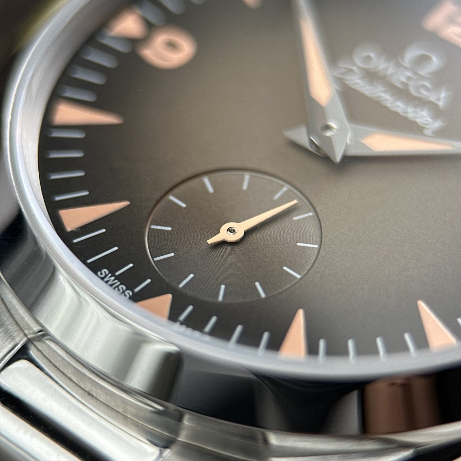 Omega Seamaster Railmaster 235.10.38.20.13.001 Steel Brown Dial Best Replica VSF 38mm - 图片 6