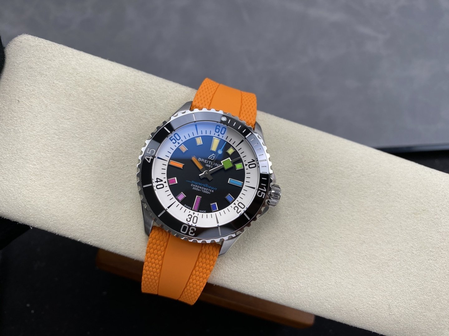 Breitling Superocean A17375211B2S4 Rainbow Orange Rubber Strap Best Replica BLS 42mm - 图片 2