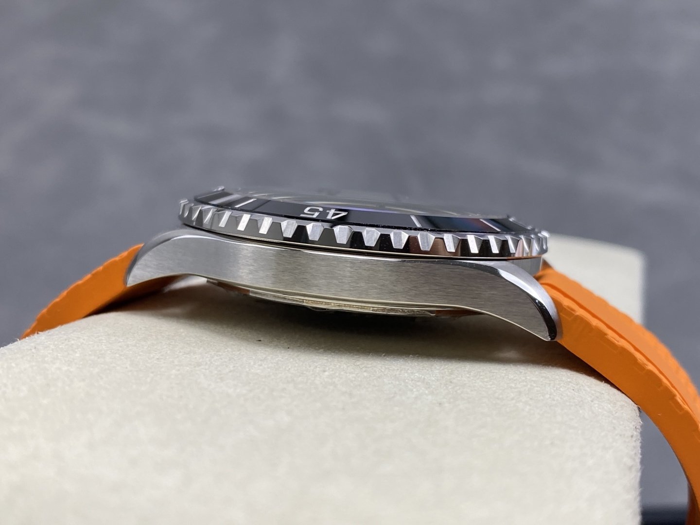 Breitling Superocean A17375211B2S4 Rainbow Orange Rubber Strap Best Replica BLS 42mm - 图片 6