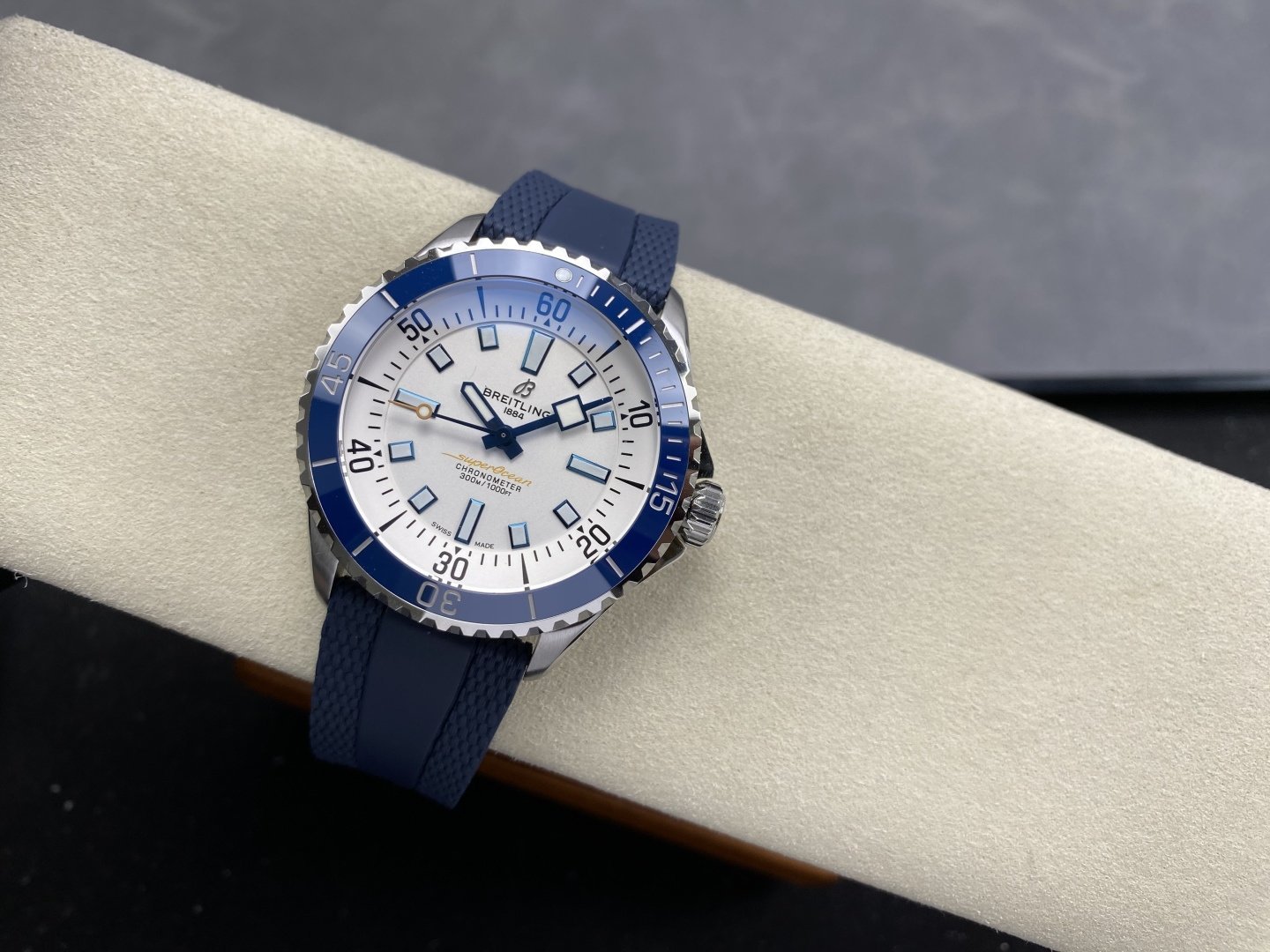 Breitling Superocean A17375E71G1S1 Silver Dial Blue Ceramic Bezel 1:1 Best Replica 42mm - 图片 2