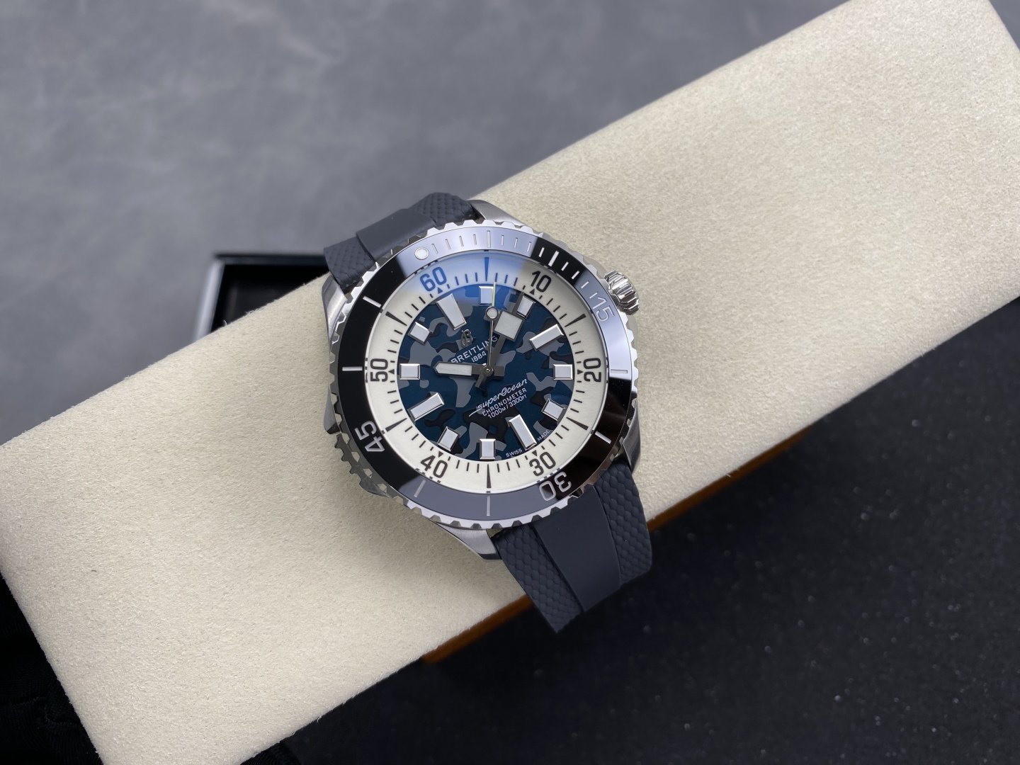 Breitling Superocean Super Diver E10379351B1S1 Camo Blue Dial Rubber Strap 1:1 Best Replica 46mm