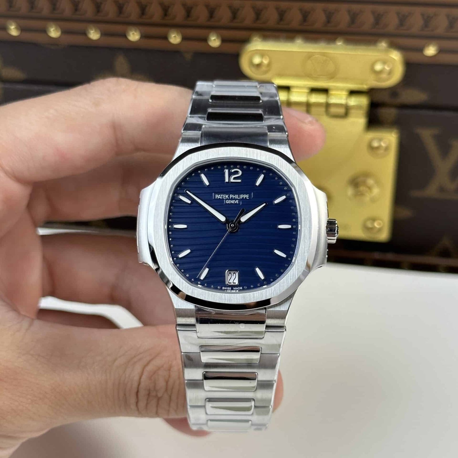 Patek Philippe Nautilus 7118/1A-001 Blue Dial Best Replica 35.2mm