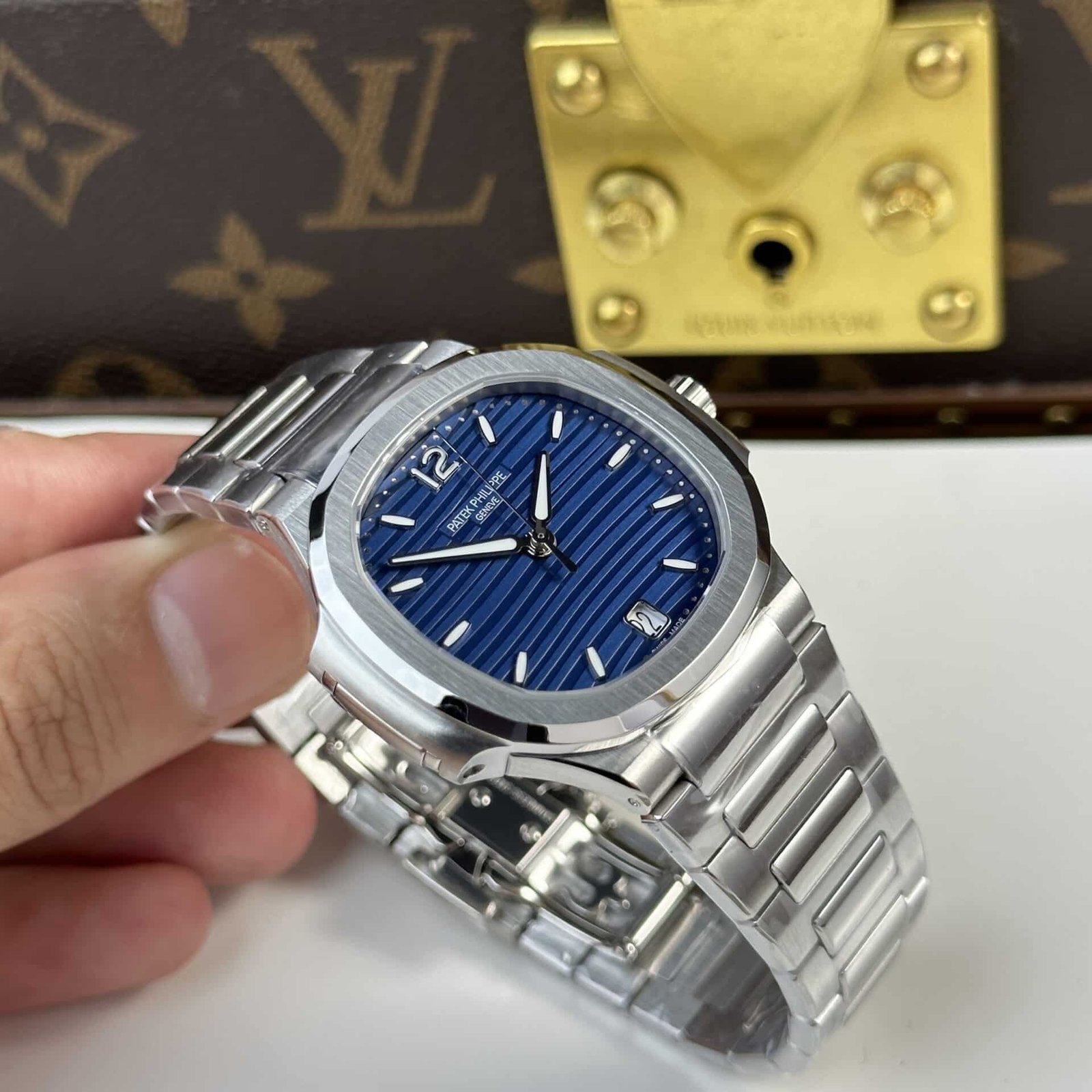 Patek Philippe Nautilus 7118/1A-001 Blue Dial Best Replica 35.2mm - 图片 4