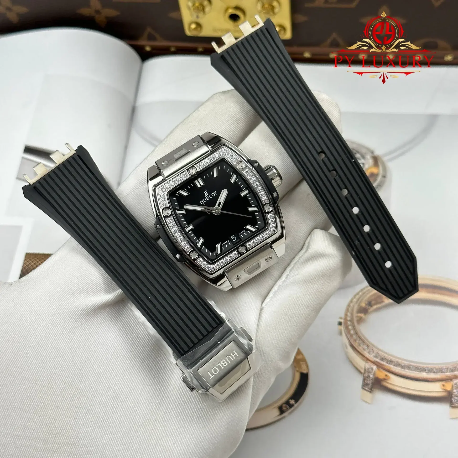 Hublot Spirit of Big Bang Titanium Diamonds Black Dial Rubber Strap Replica 39mm - 图片 2