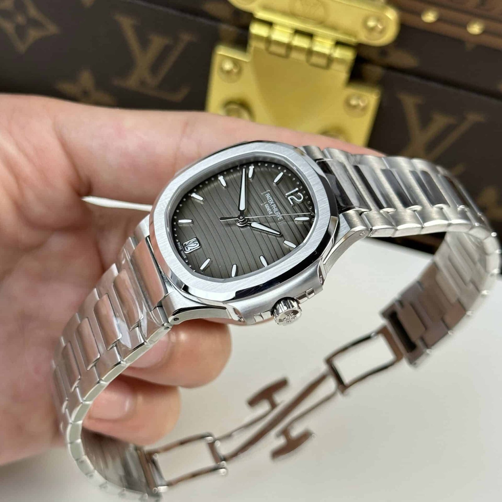 Patek Philippe Nautilus 7118/1A-011 Grey Dial Best Replica 35.2mm - 图片 3