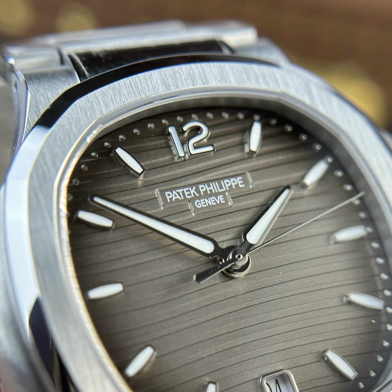 Patek Philippe Nautilus 7118/1A-011 Grey Dial Best Replica 35.2mm - 图片 4