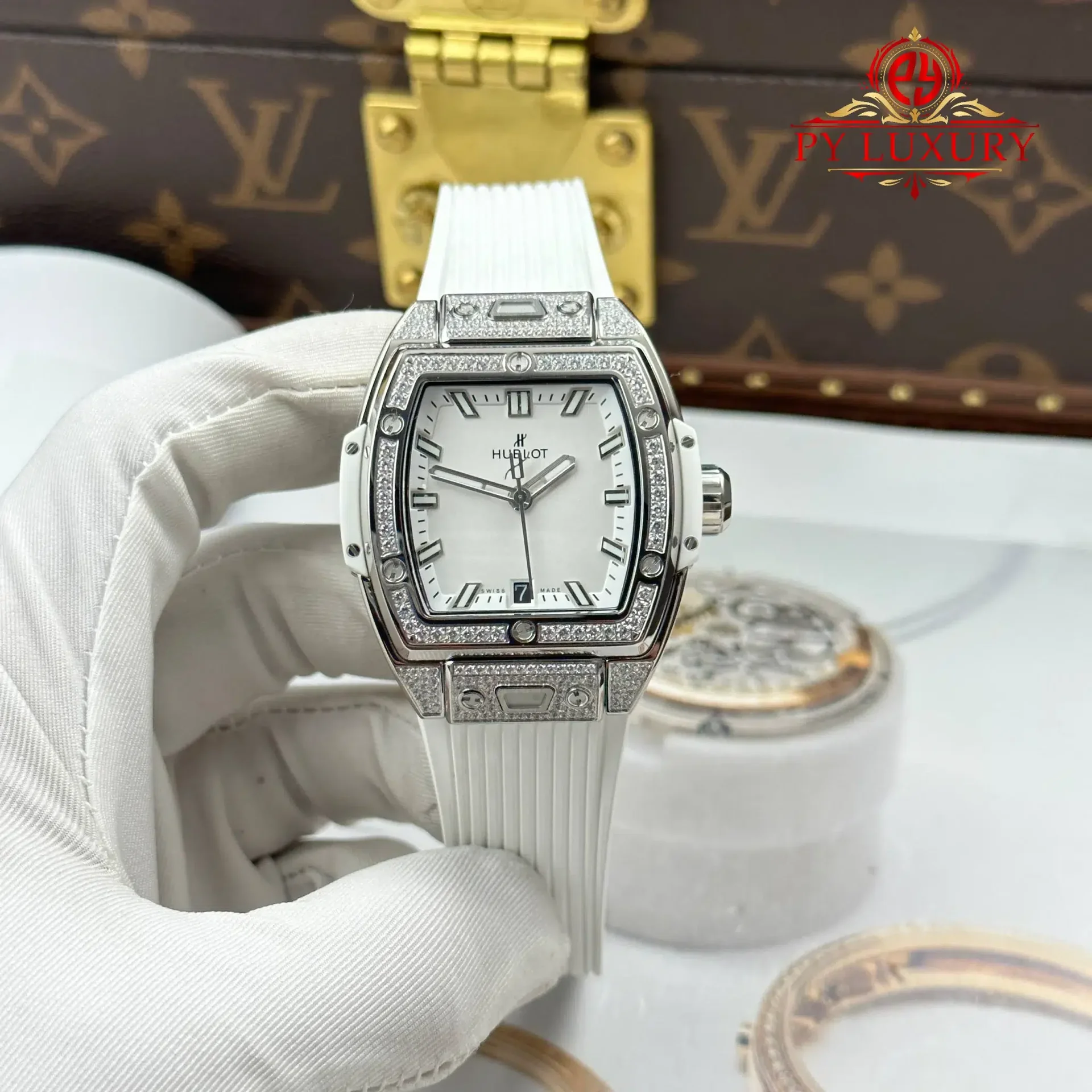Hublot Spirit of Big Bang Titanium White Pavé Rubber Strap Replica 39mm