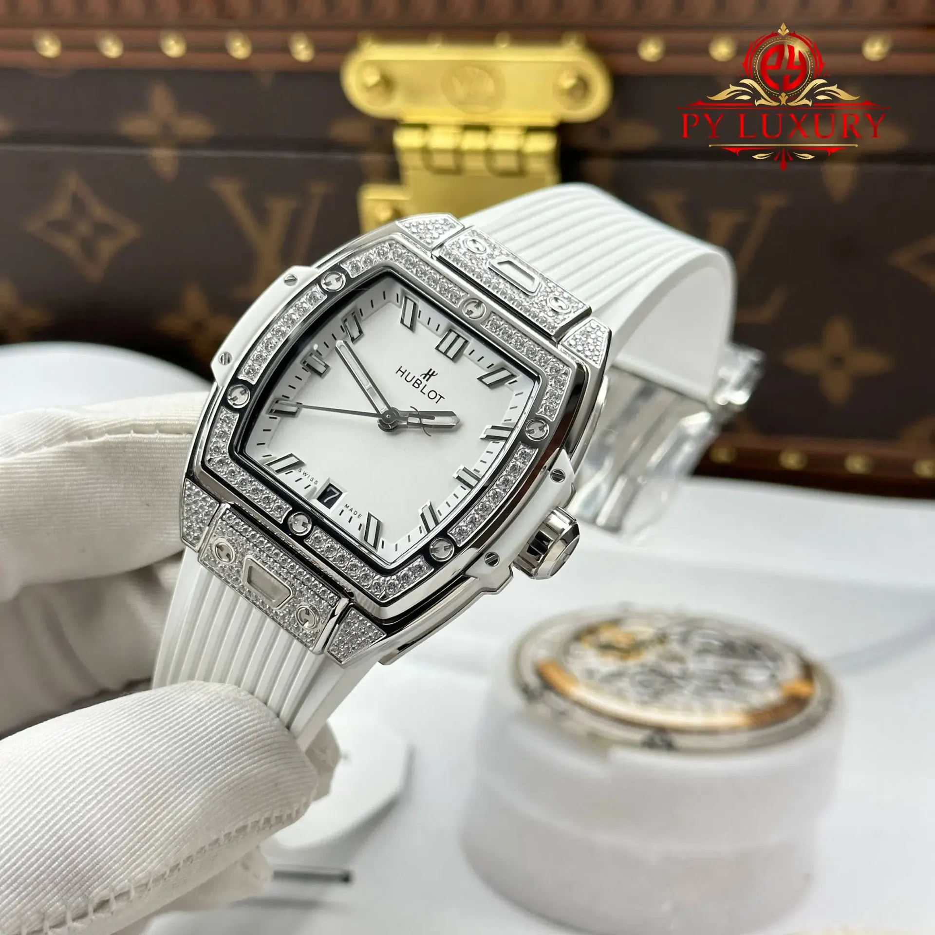 Hublot Spirit of Big Bang Titanium White Pavé Rubber Strap Replica 39mm - 图片 3