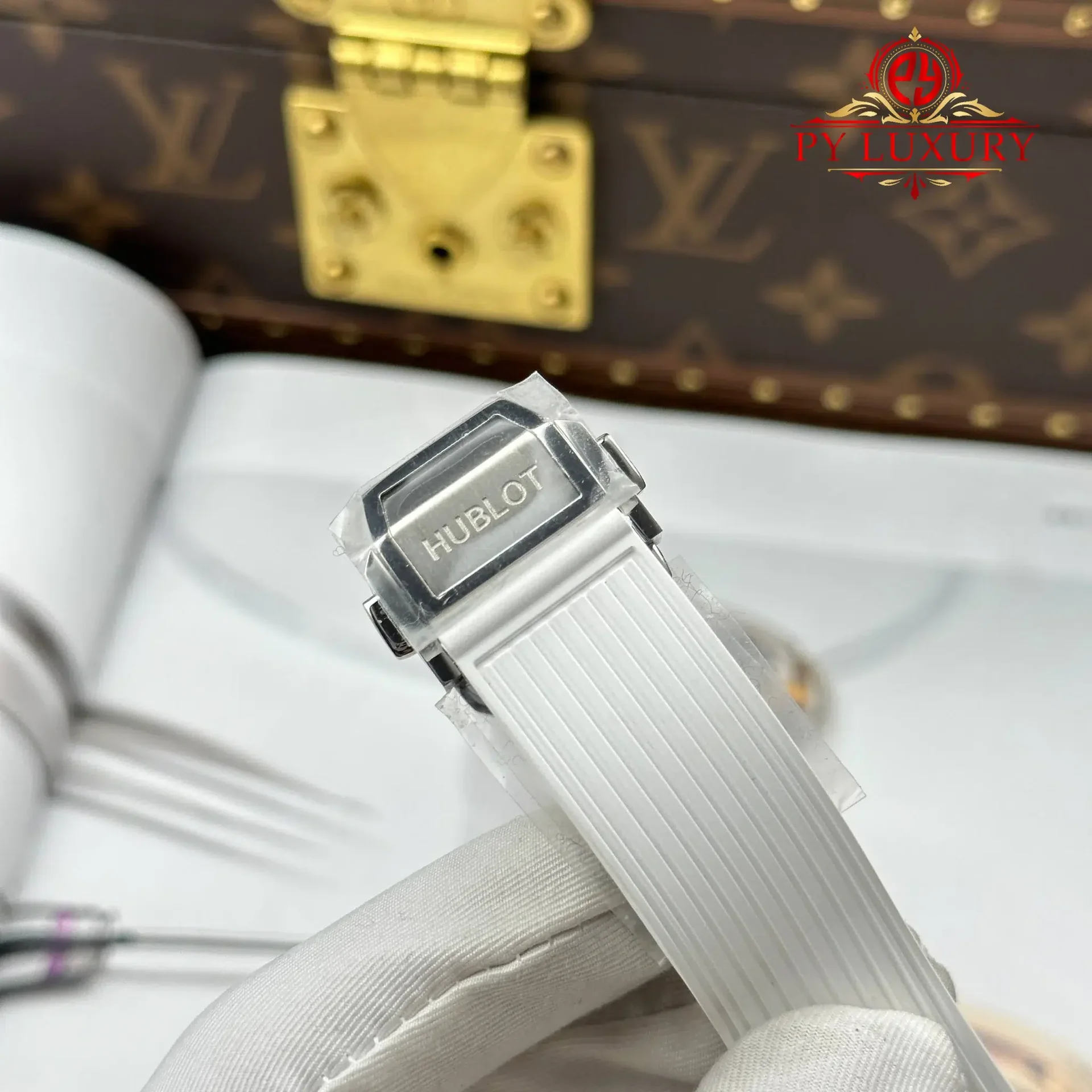 Hublot Spirit of Big Bang Titanium White Pavé Rubber Strap Replica 39mm - 图片 11
