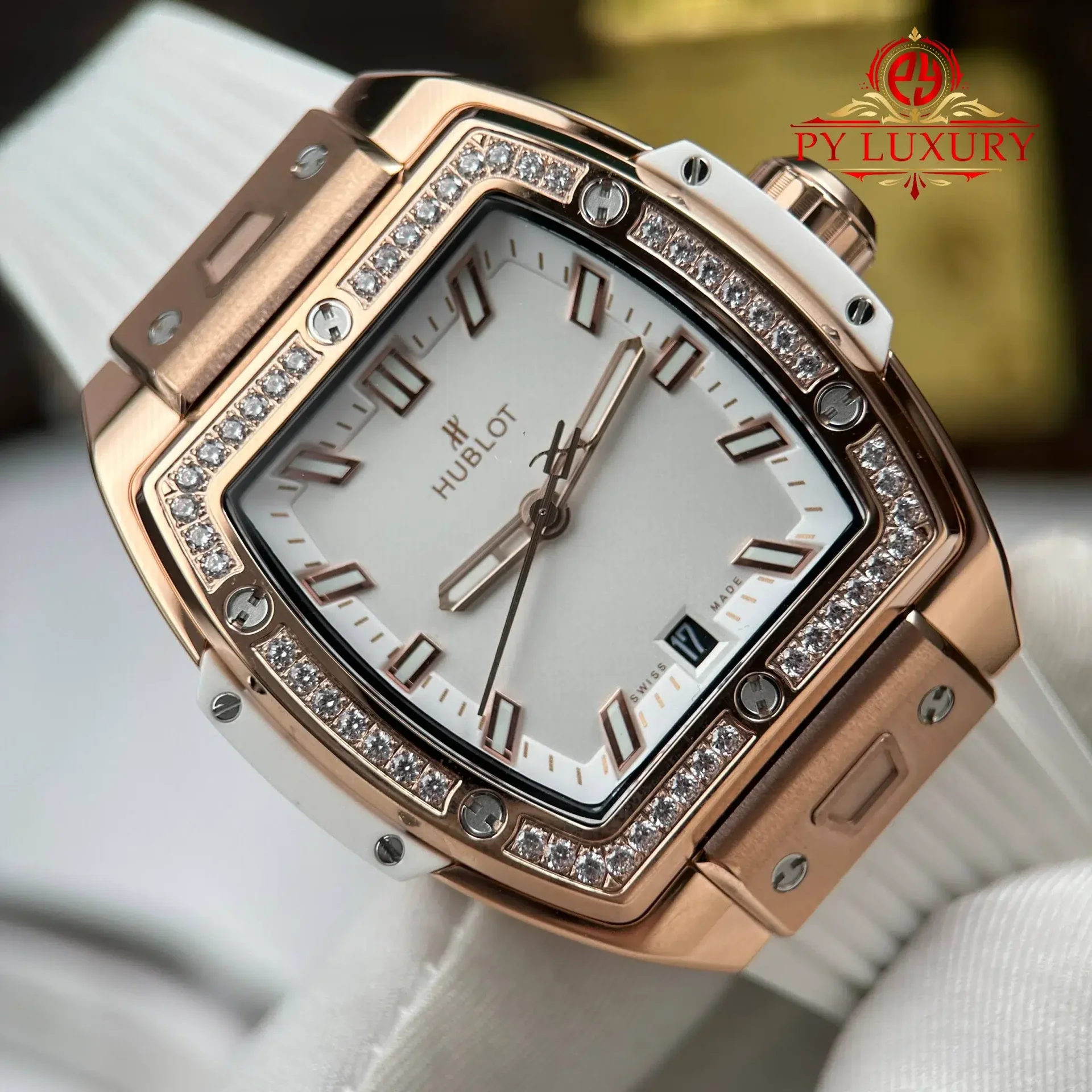 Hublot Spirit of Big Bang King Gold White Diamonds Rubber Strap Replica 39mm - 图片 5