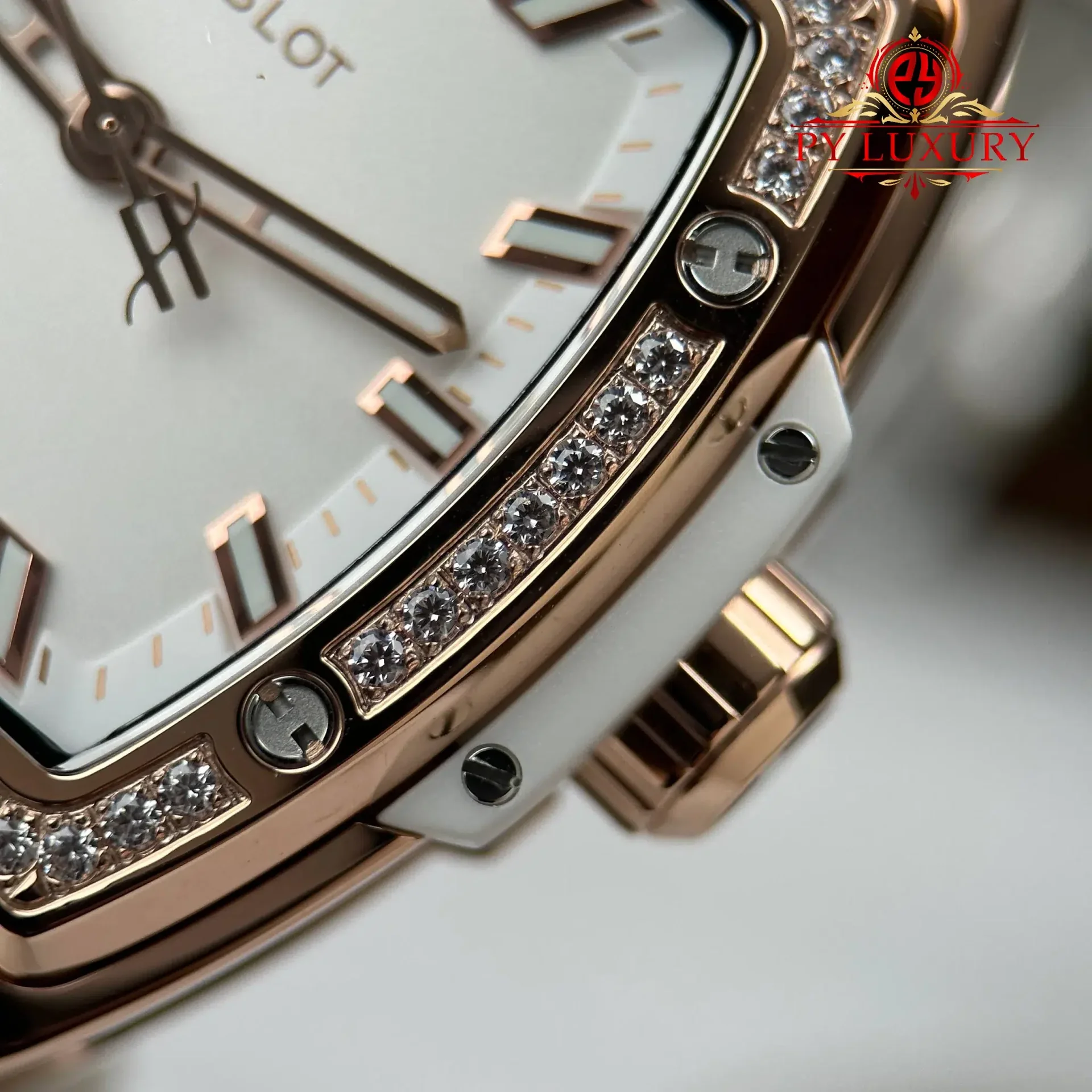 Hublot Spirit of Big Bang King Gold White Diamonds Rubber Strap Replica 39mm - 图片 7
