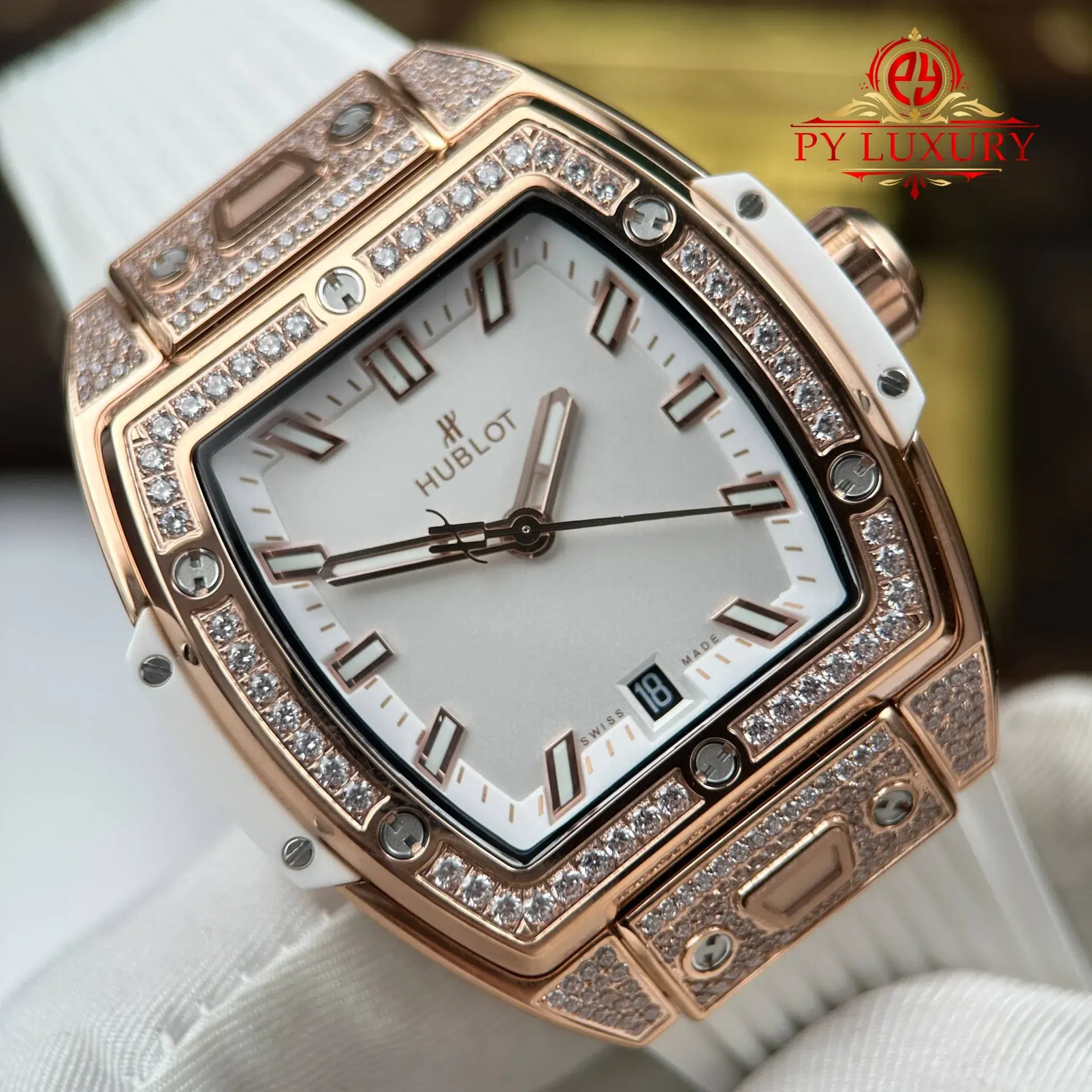 Hublot Spirit of Big Bang King Gold White Pavé Rubber Strap Replica 39mm - 图片 5