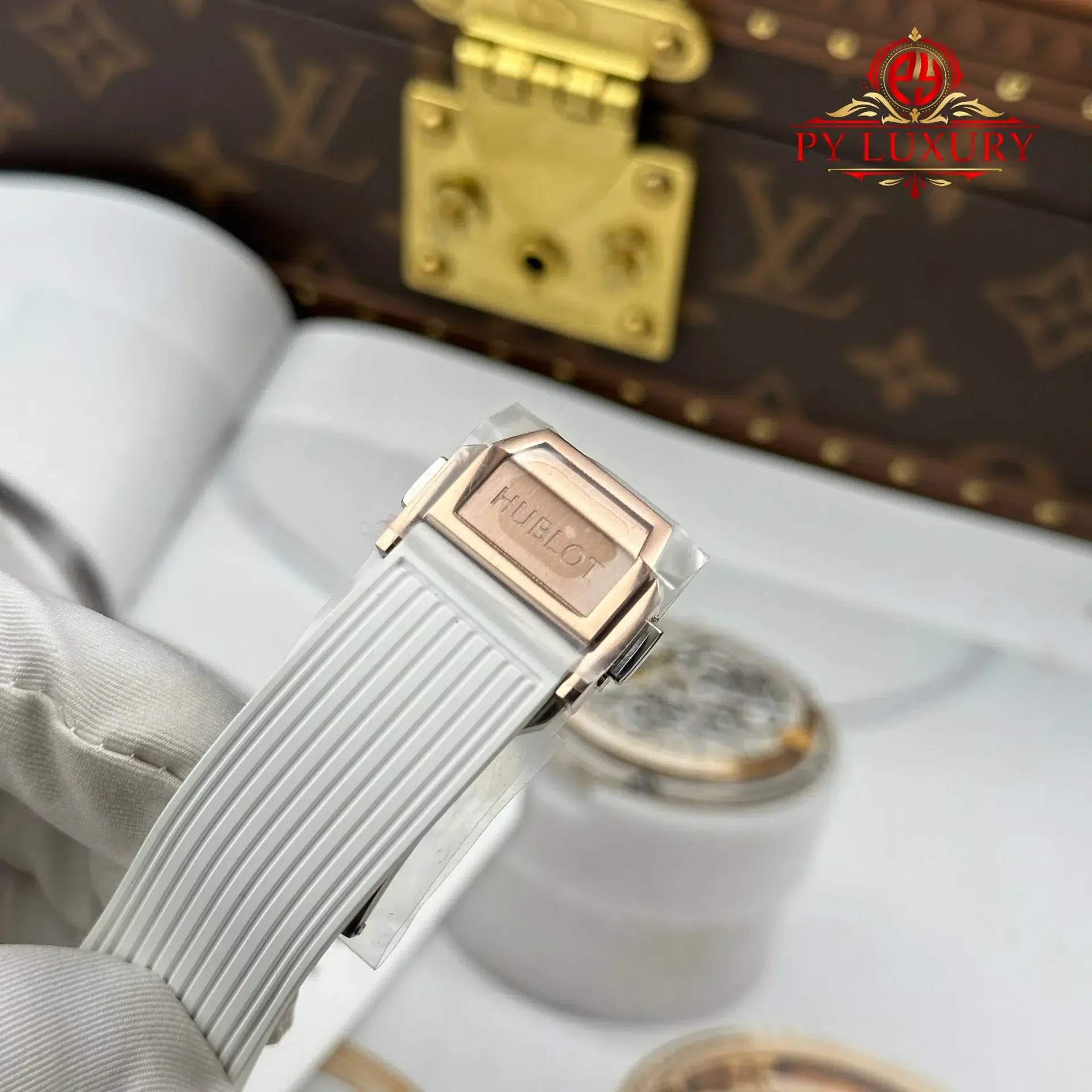 Hublot Spirit of Big Bang King Gold White Pavé Rubber Strap Replica 39mm - 图片 12