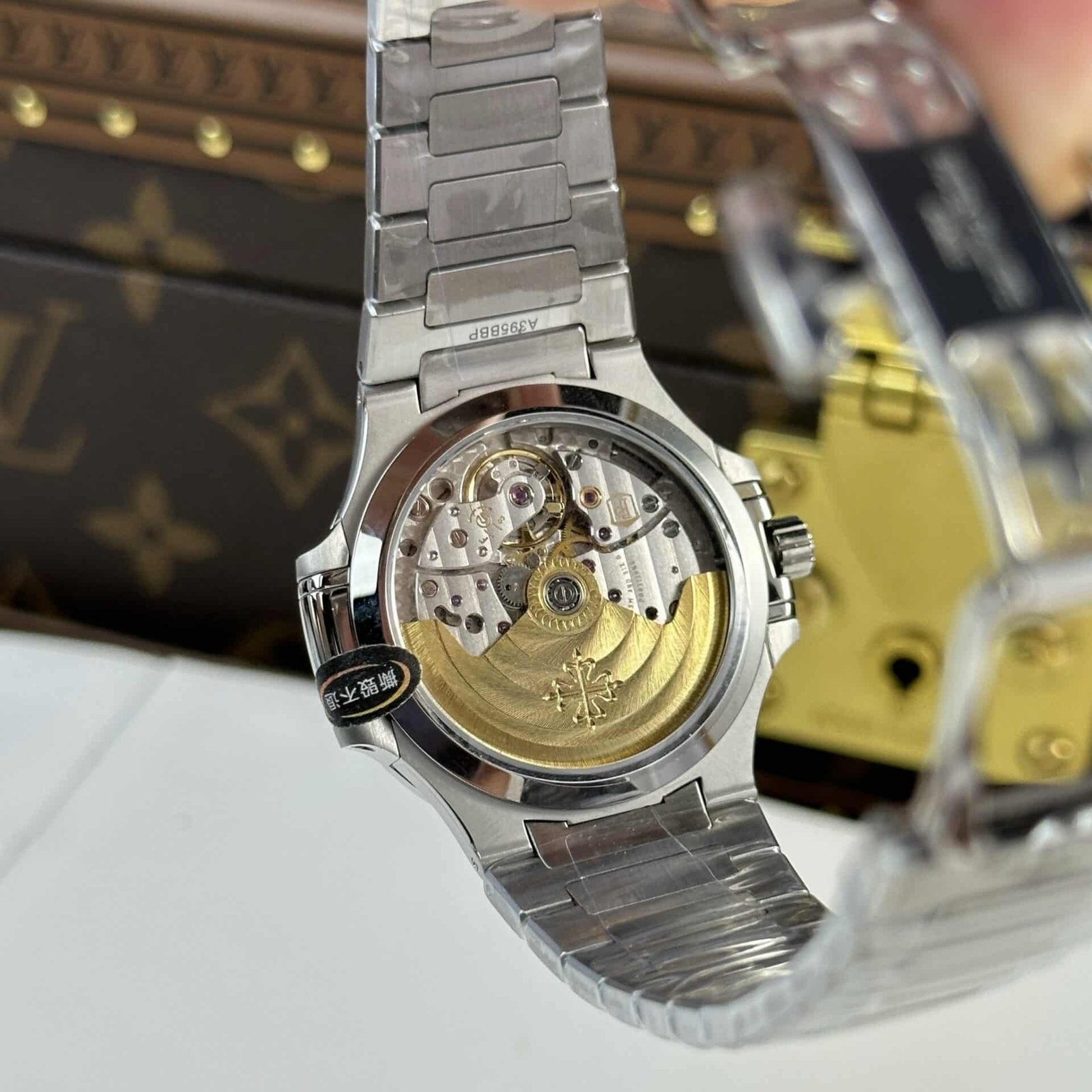 Patek Philippe Nautilus 7118/1200A-001 Blue Dial Diamond Bezel Best Replica 35.2mm - 图片 8