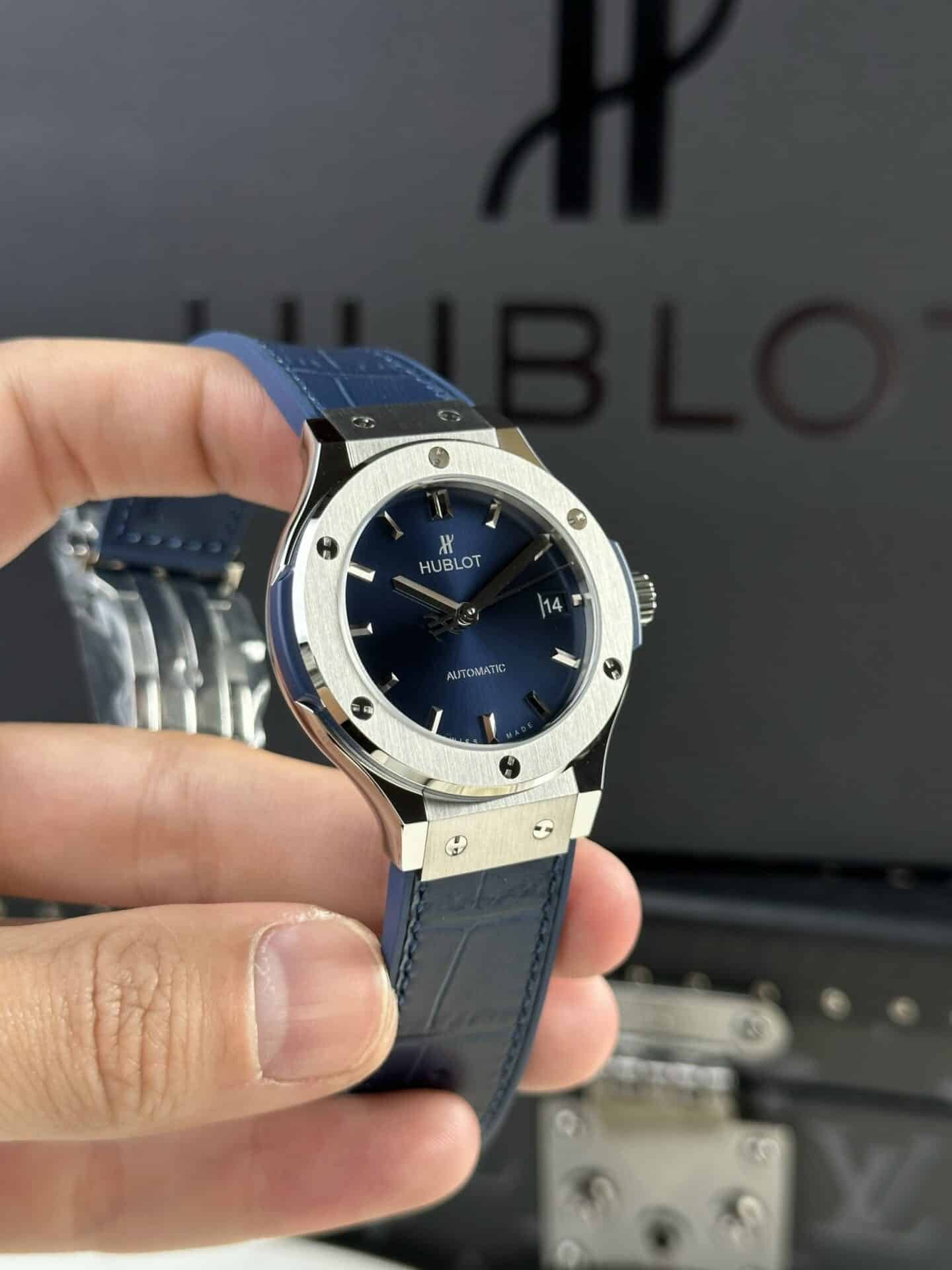 Hublot Classic Fusion Titanium Blue Dial Leather Best Replica JJF 38mm - 图片 4