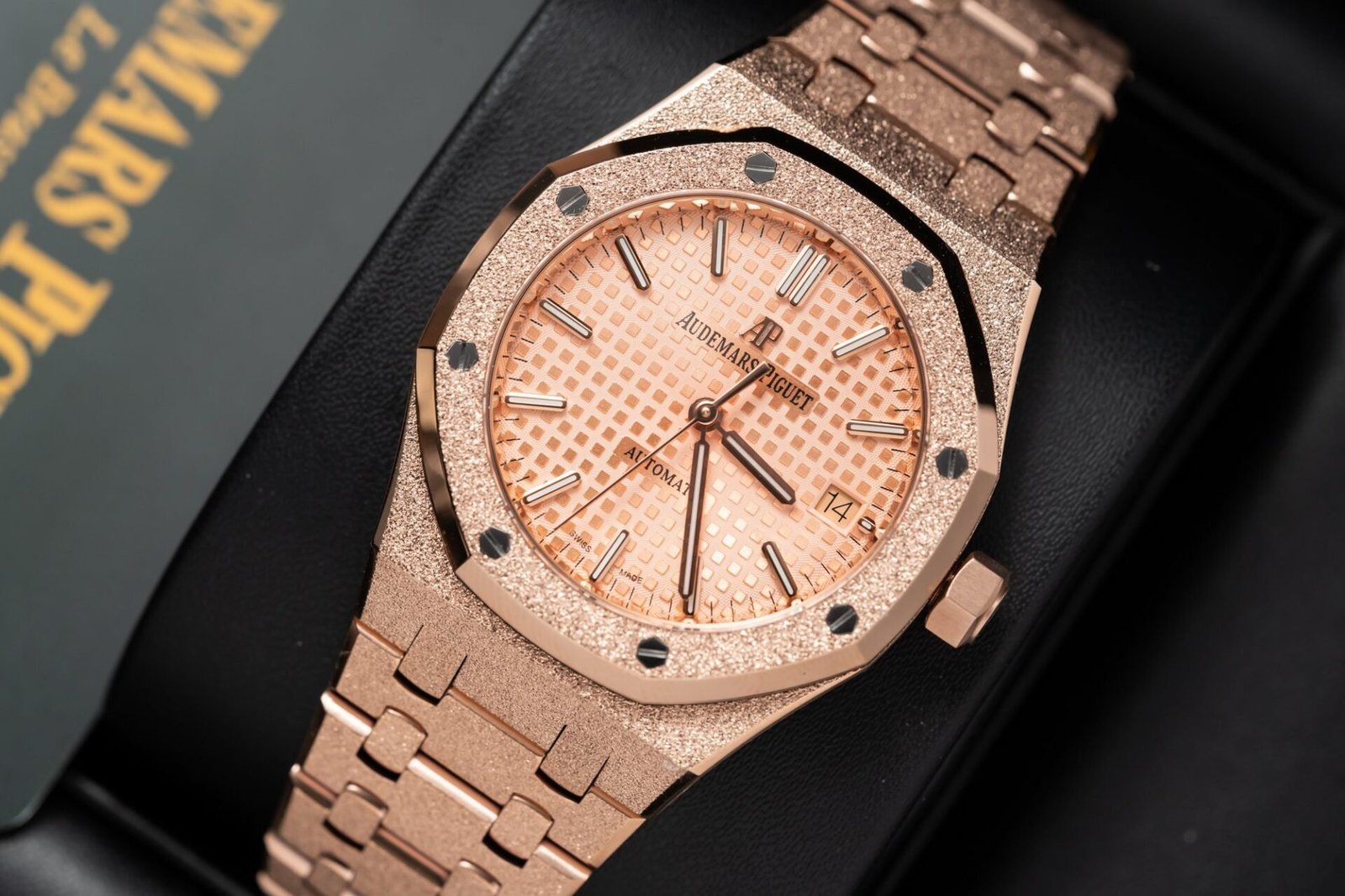 Audemars Piguet Royal Oak 15454OR Frosted Gold Pink Dial Replica 37mm - 图片 2