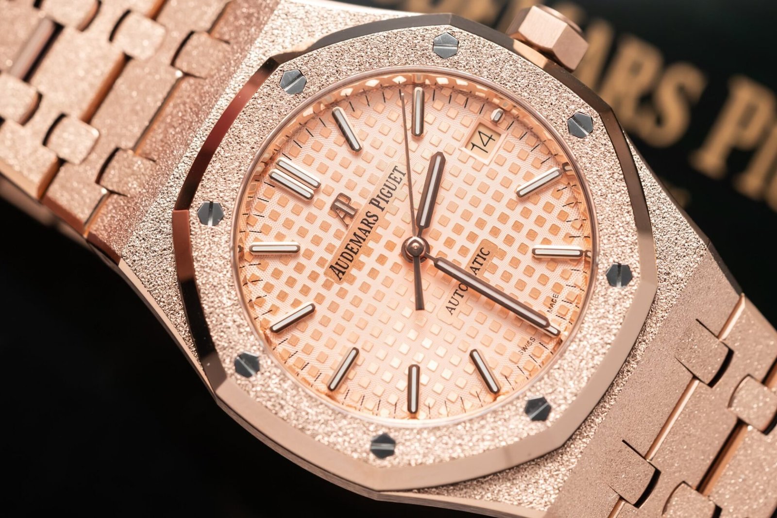 Audemars Piguet Royal Oak 15454OR Frosted Gold Pink Dial Replica 37mm - 图片 3