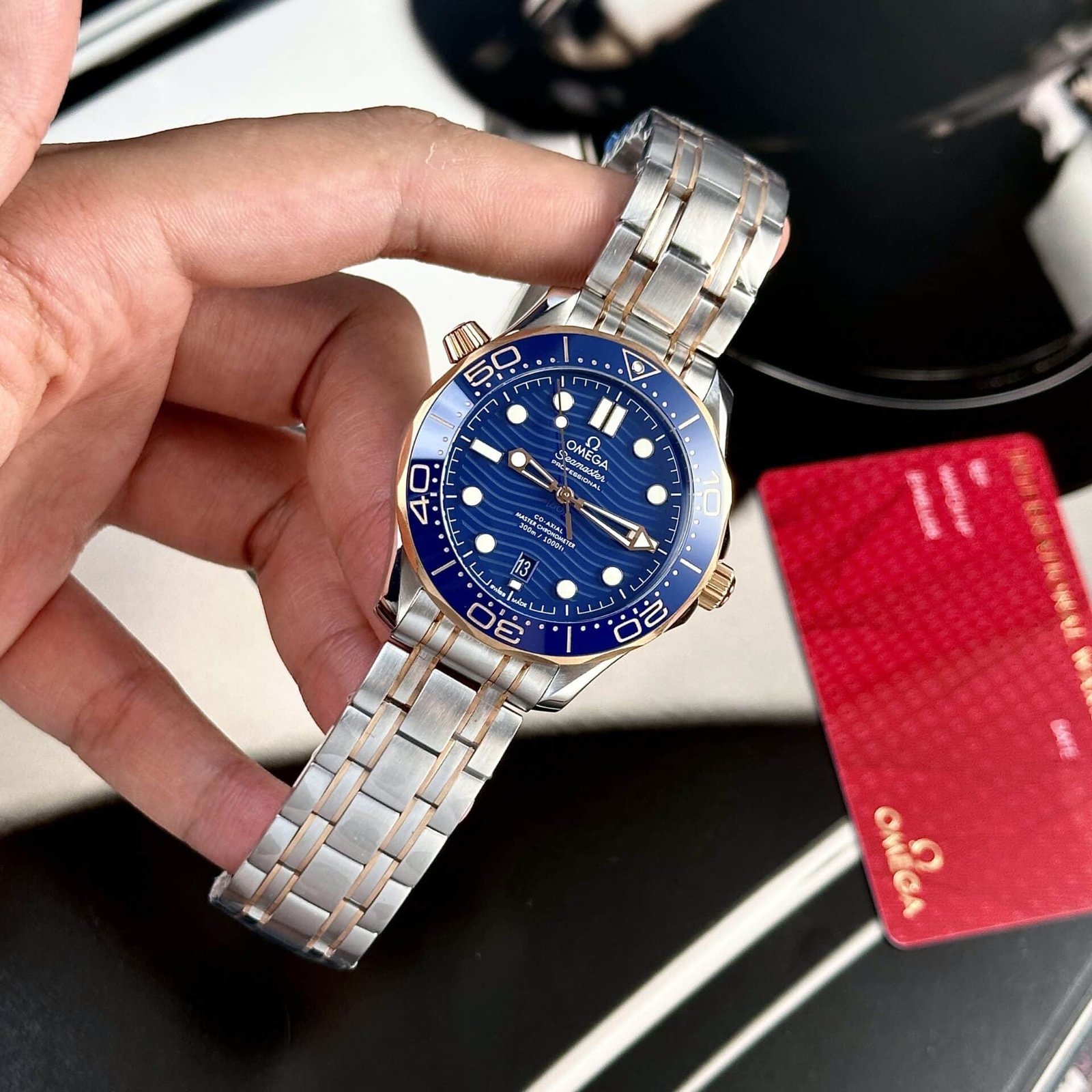 Omega Seamaster Diver 300M Two Tone Yellow Gold Blue Dial Best Replica 42mm - 图片 4
