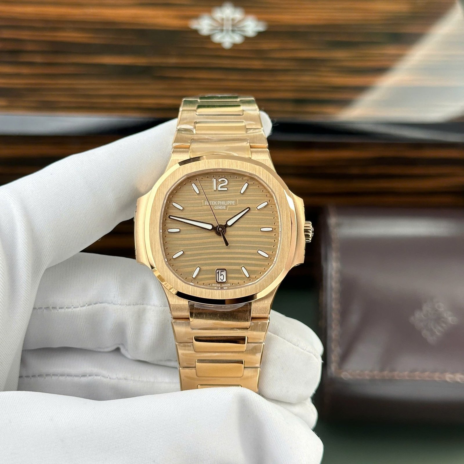 Patek Philippe Nautilus 7118/1R-010 Rose Gold Golden Brown Dial Best Replica 35.2mm