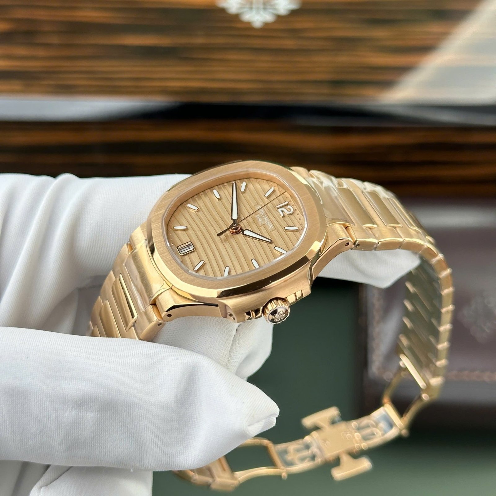 Patek Philippe Nautilus 7118/1R-010 Rose Gold Golden Brown Dial Best Replica 35.2mm - 图片 4