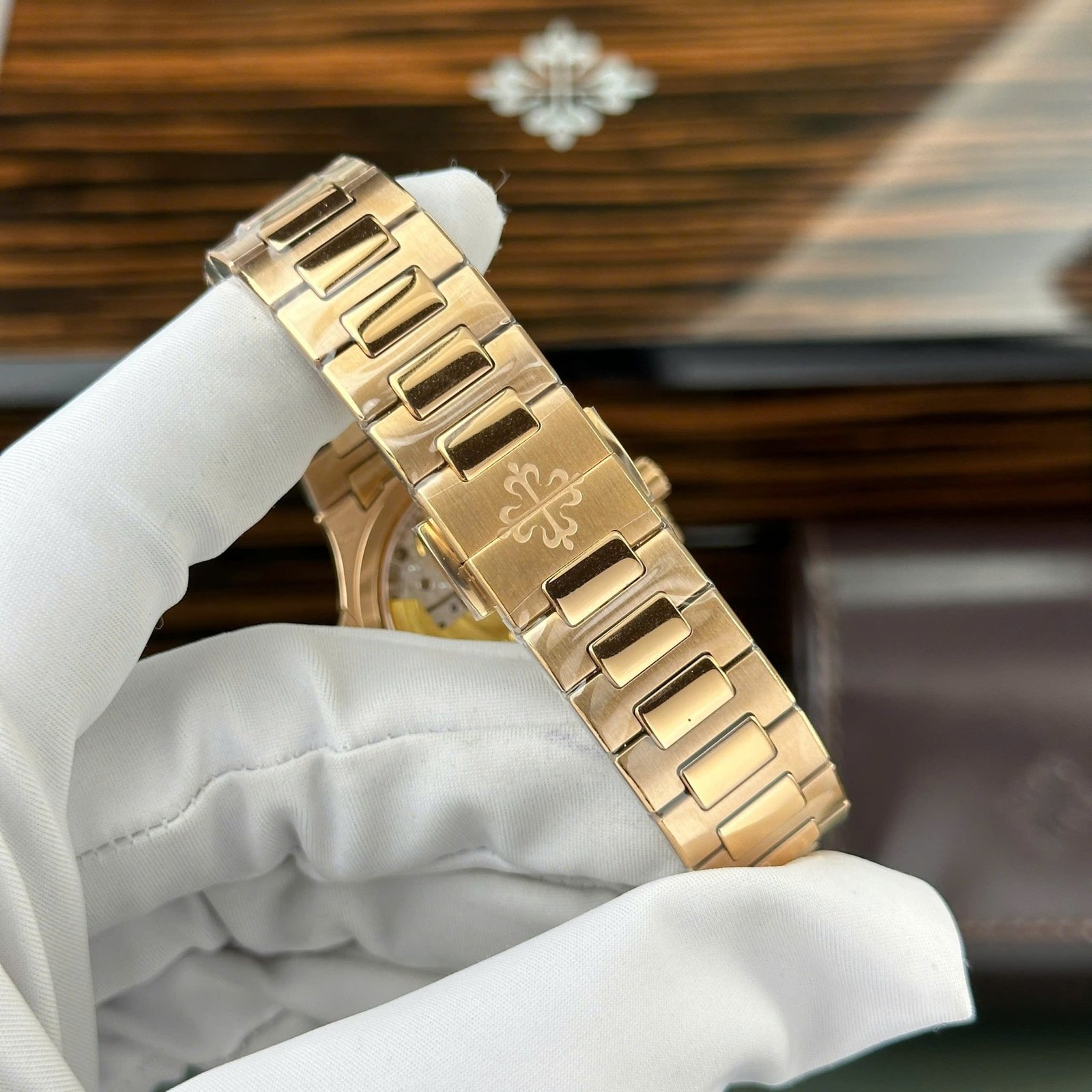 Patek Philippe Nautilus 7118/1R-010 Rose Gold Golden Brown Dial Best Replica 35.2mm - 图片 9