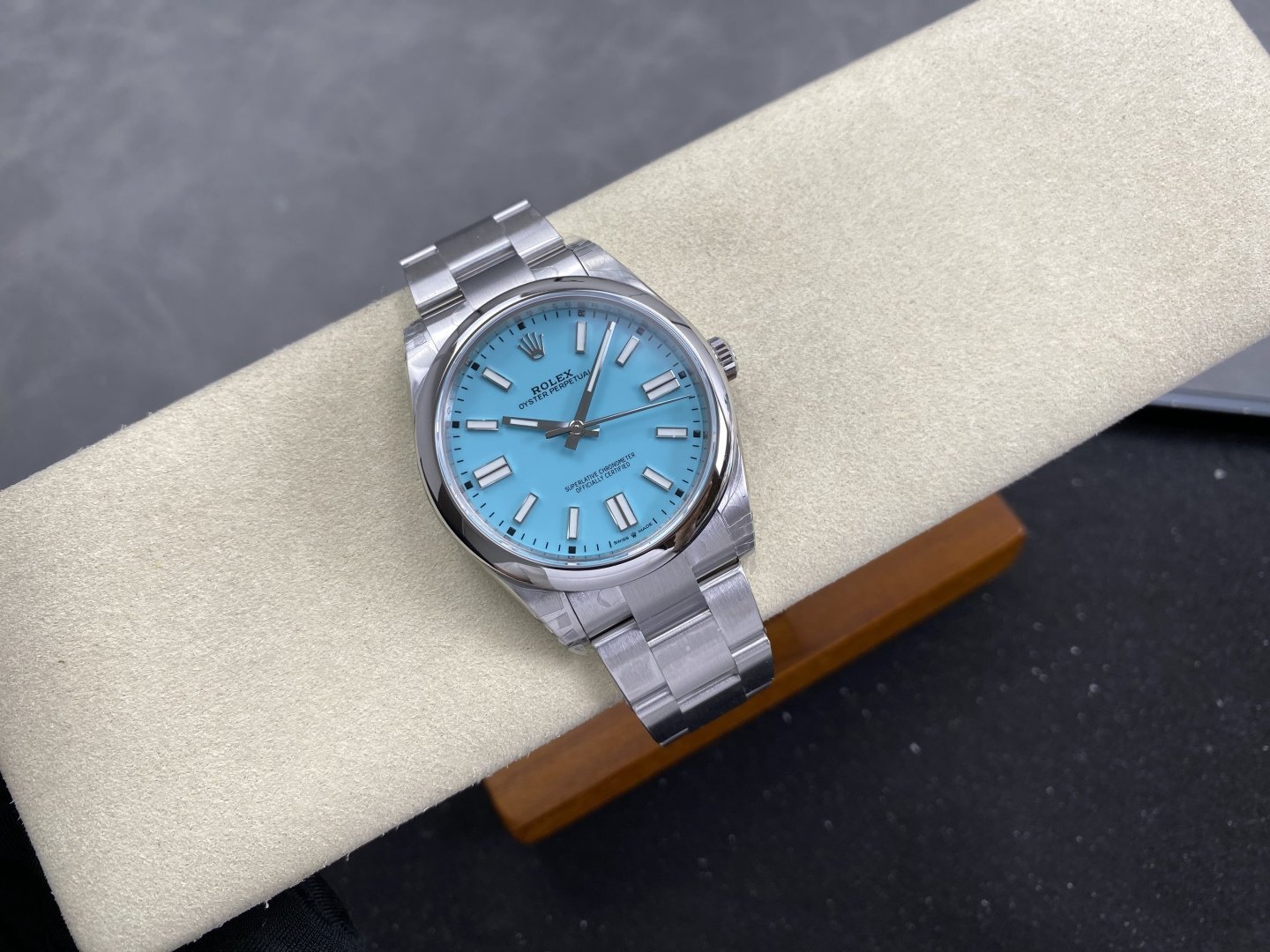 Rolex Oyster Perpetual 41 124300 Turquoise Blue Dial Best Replica VSF