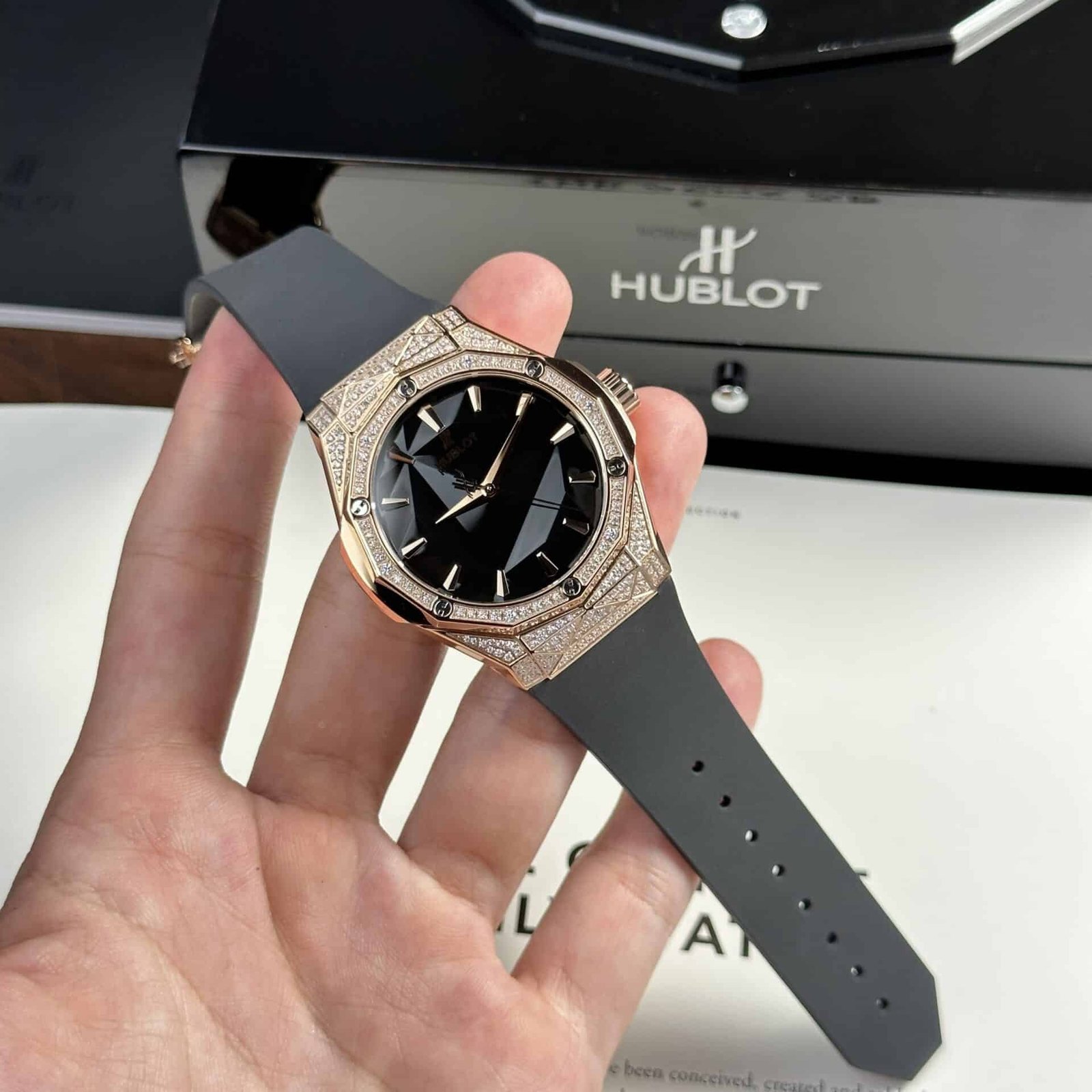 Hublot Classic Fusion Orlinski King Gold Pavé Black Dial Best Replica 40mm - 图片 2