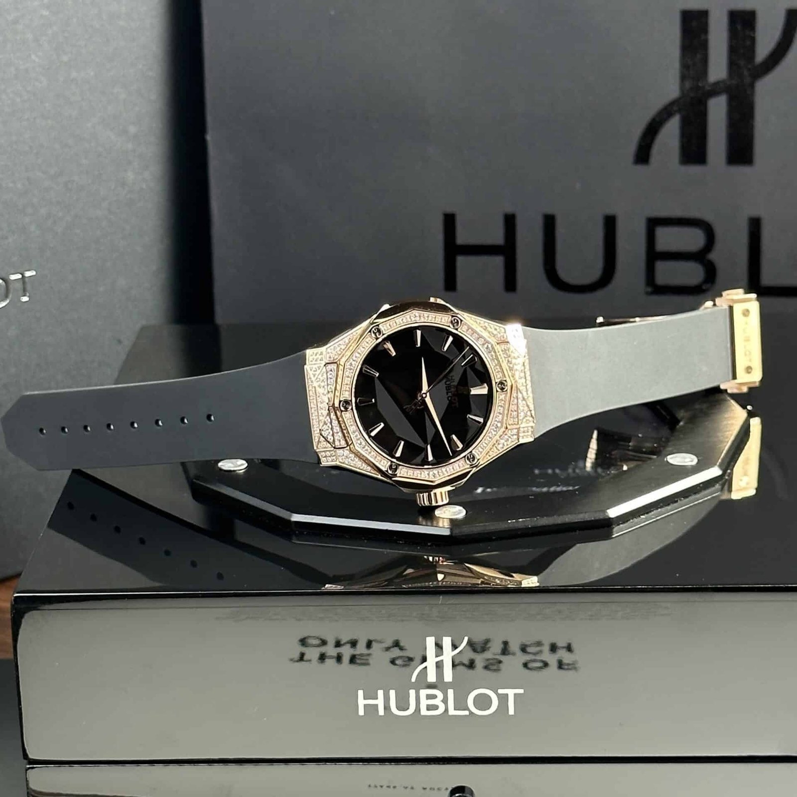 Hublot Classic Fusion Orlinski King Gold Pavé Black Dial Best Replica 40mm - 图片 3