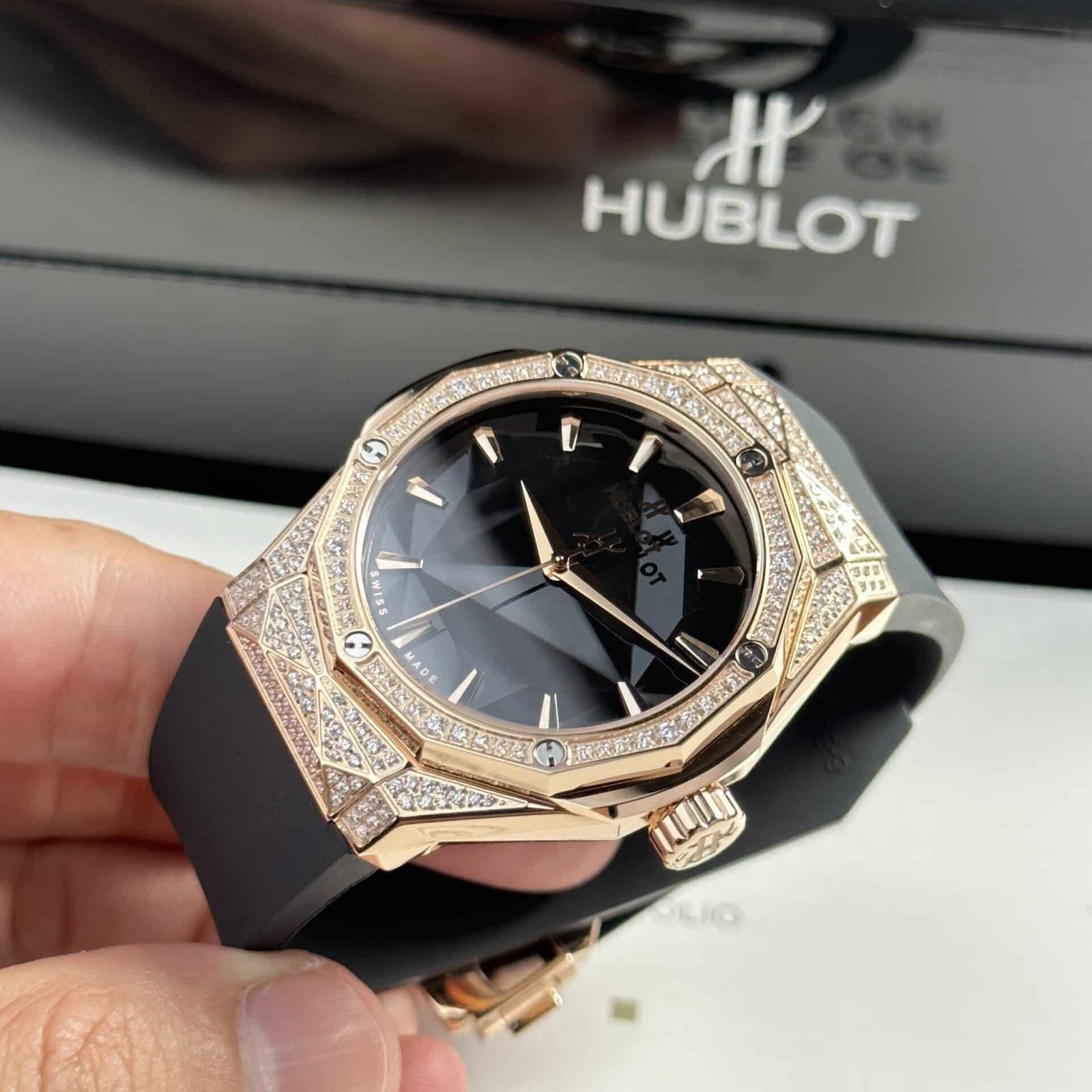 Hublot Classic Fusion Orlinski King Gold Pavé Black Dial Best Replica 40mm - 图片 4
