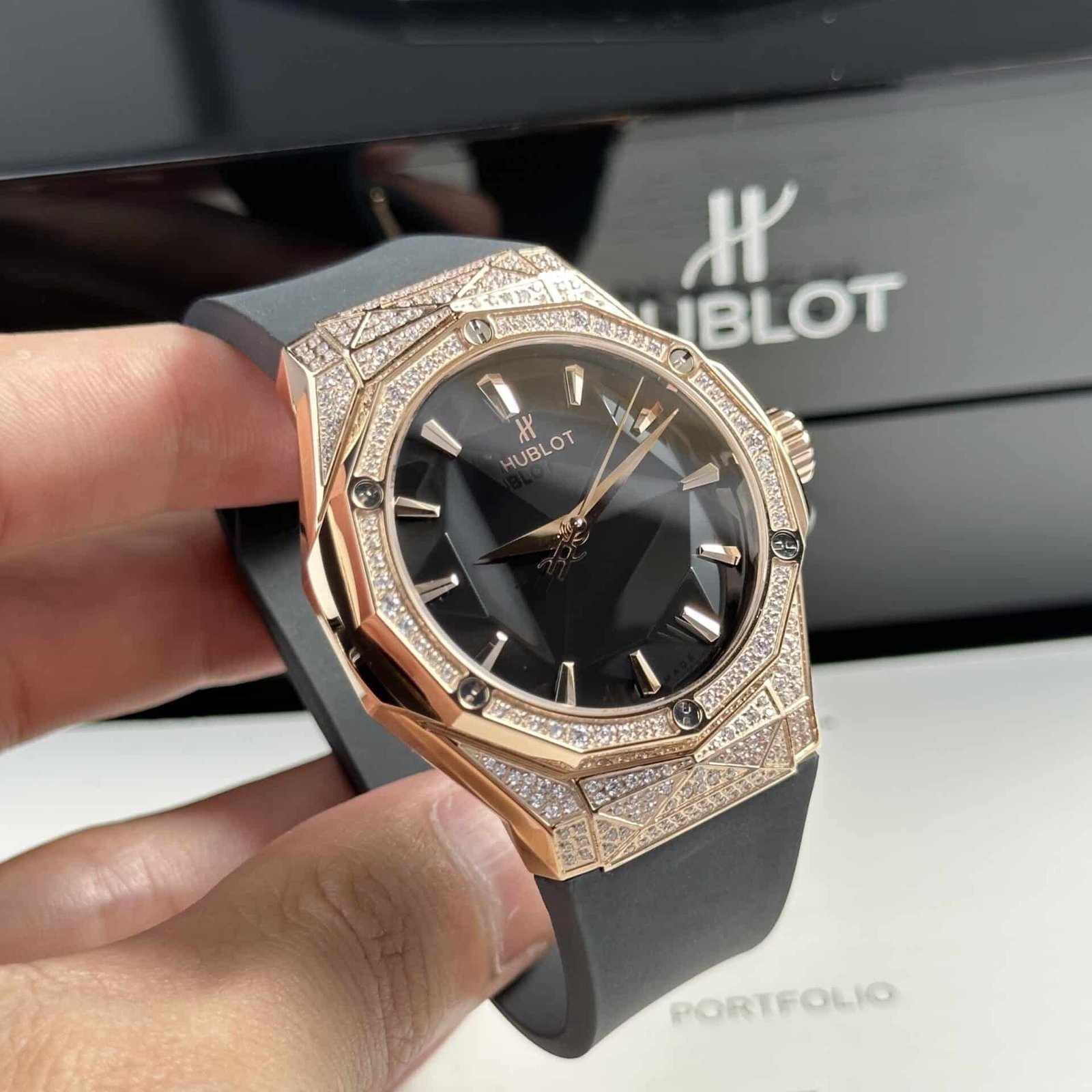 Hublot Classic Fusion Orlinski King Gold Pavé Black Dial Best Replica 40mm - 图片 5