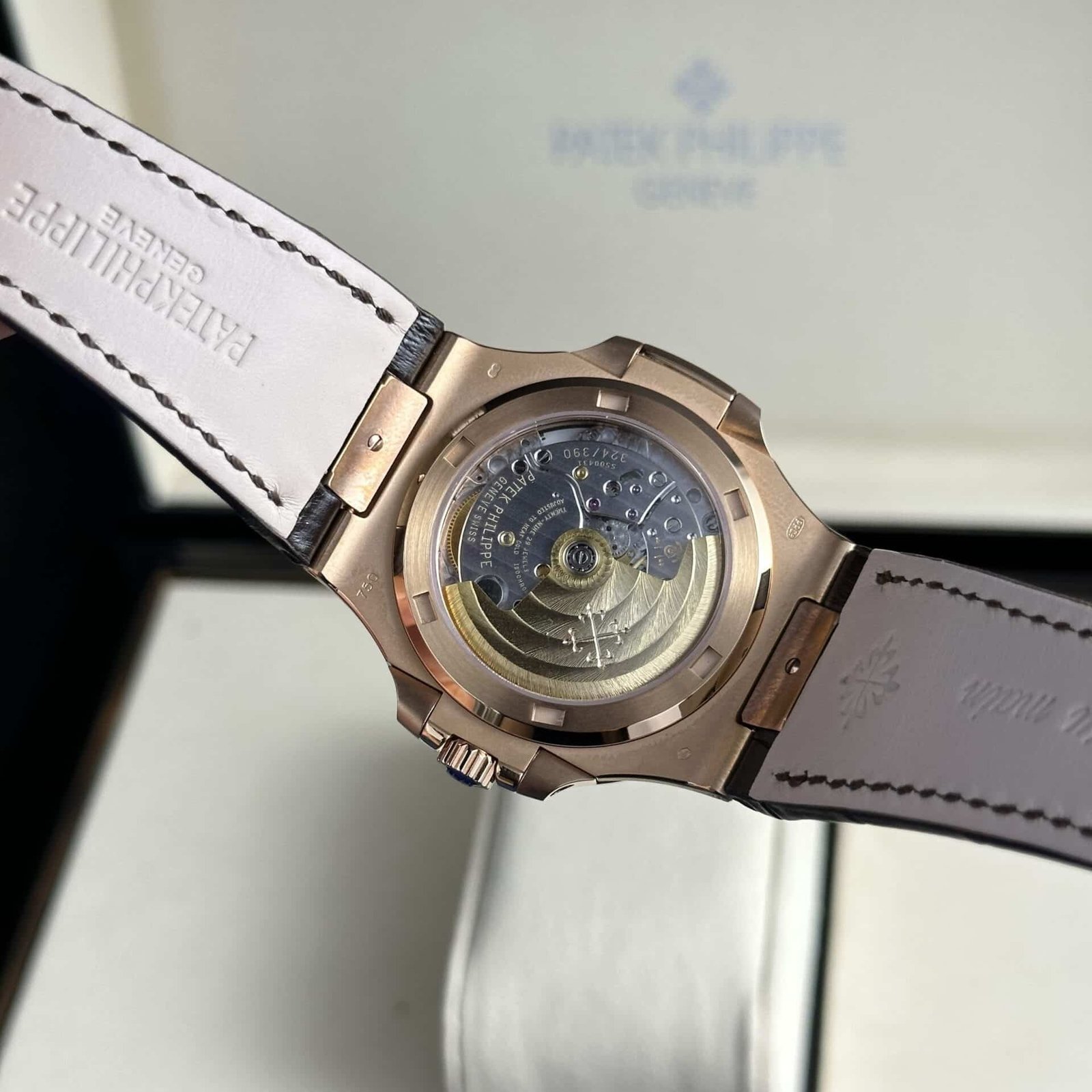 Patek Philippe Nautilus 5711R-001 Rose Gold Grey Dial Leather Strap Best Replica 40mm - 图片 9