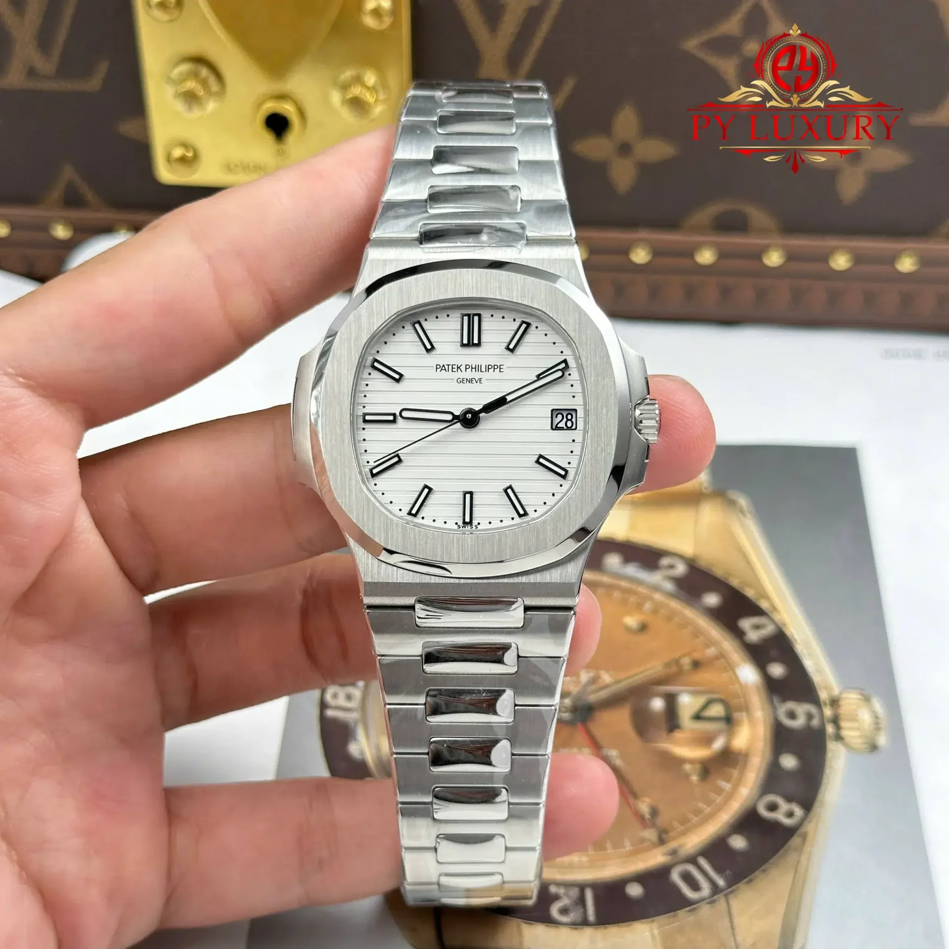 Patek Philippe Nautilus 5711/1A-011 White Dial Super Clone 40mm