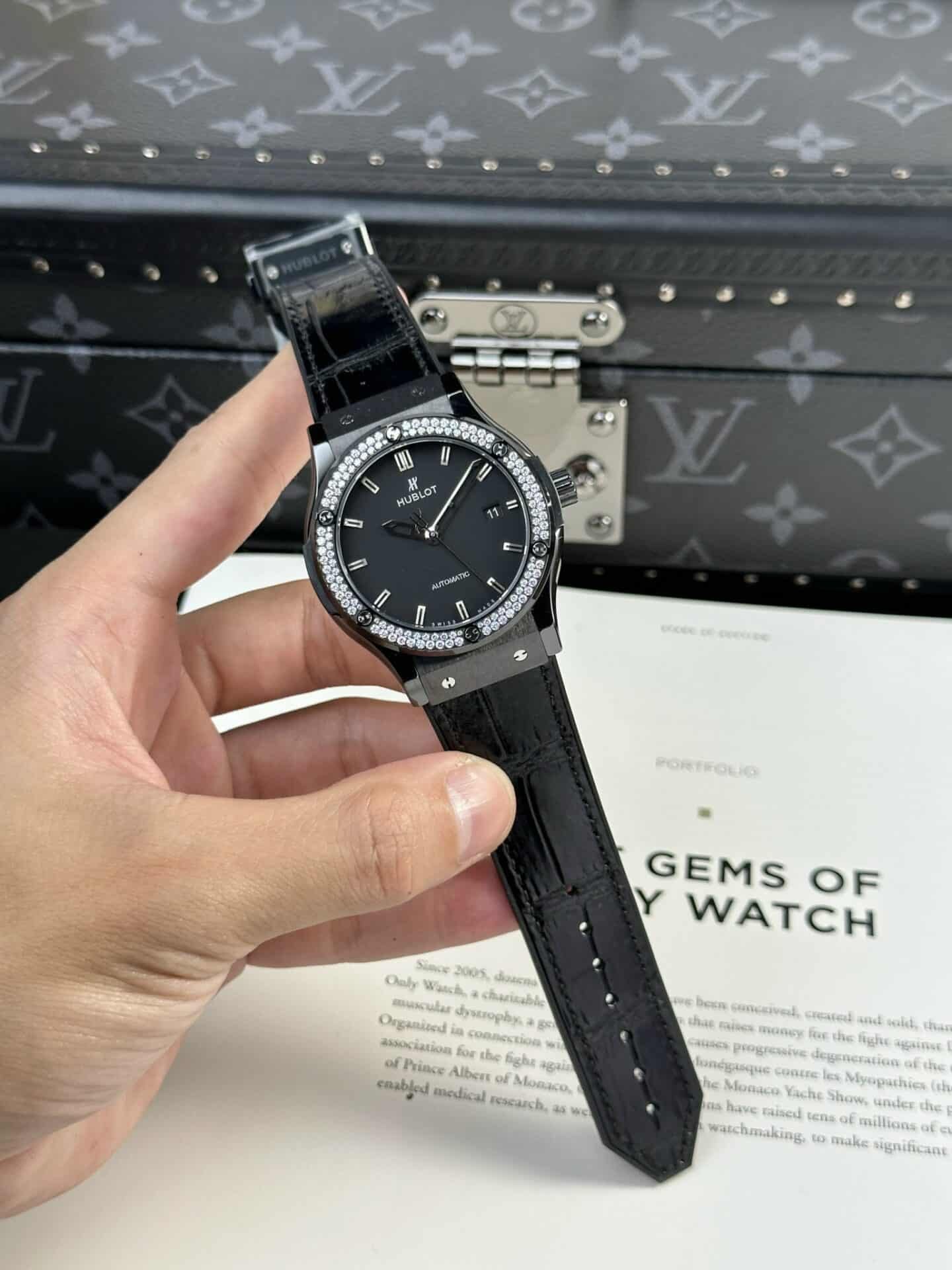 Hublot Classic Fusion Black Magic Diamond Ceramic Case Stone-set Bezel Best Replica JJZ 42mm - 图片 2