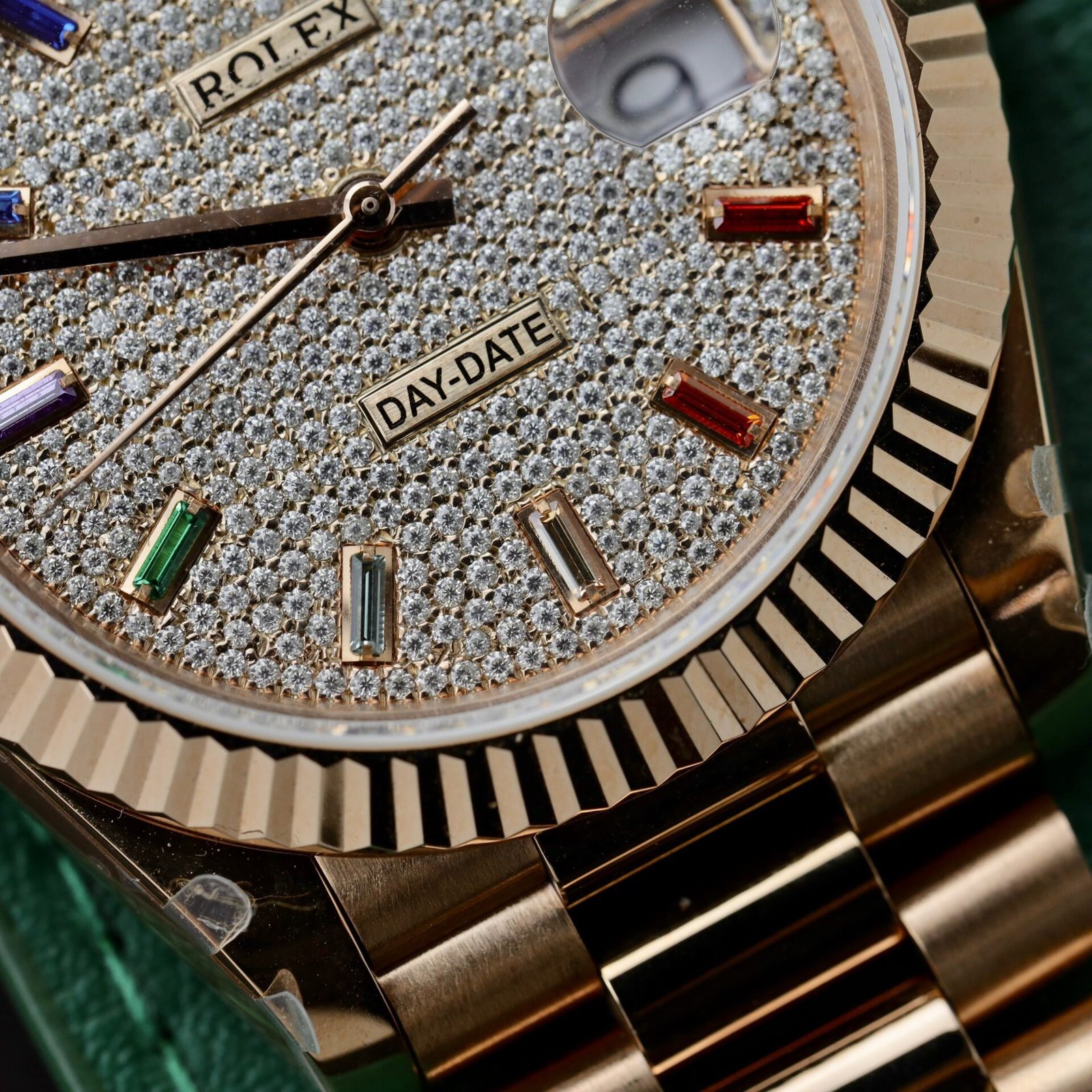 Rolex Day-Date 40 228235 Rose Gold Custom Moissanite Rainbow Dial Best Replica - 图片 5