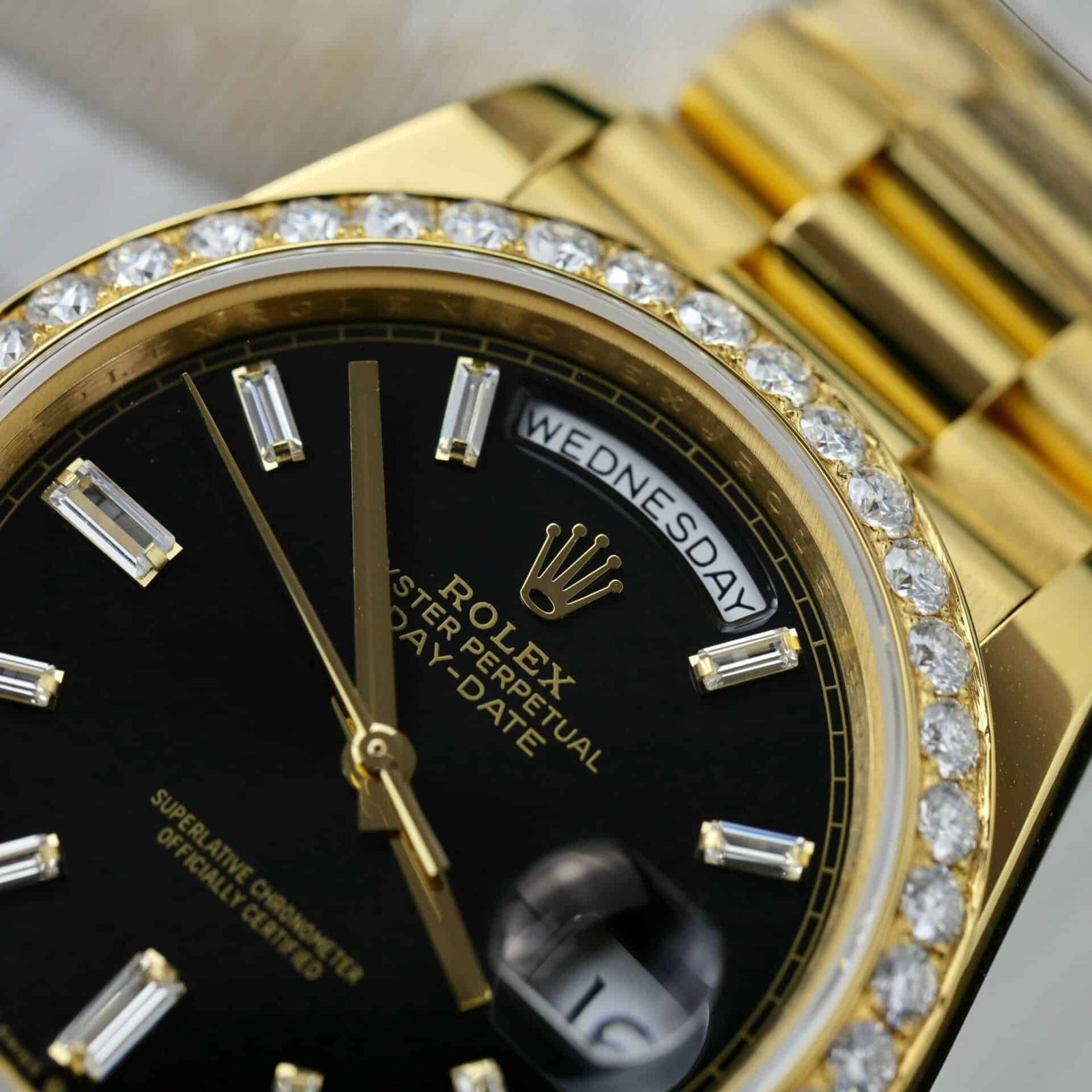 Rolex Day-Date 228348RBR 18K Yellow Gold Wrapped Black Diamond Dial Moissanite Bezel GMF V3 Super Clone 40mm - 图片 5