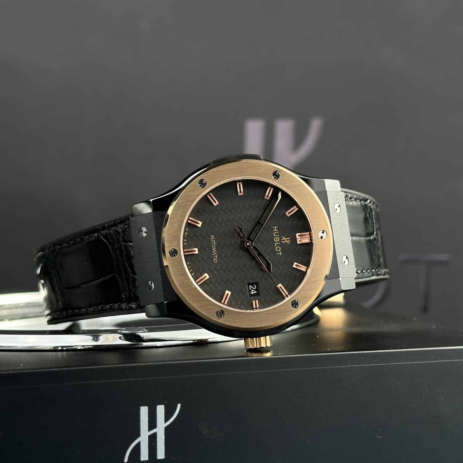 Hublot Classic Fusion Ceramic King Gold Carbon Dial Super Clone 42mm - 图片 3