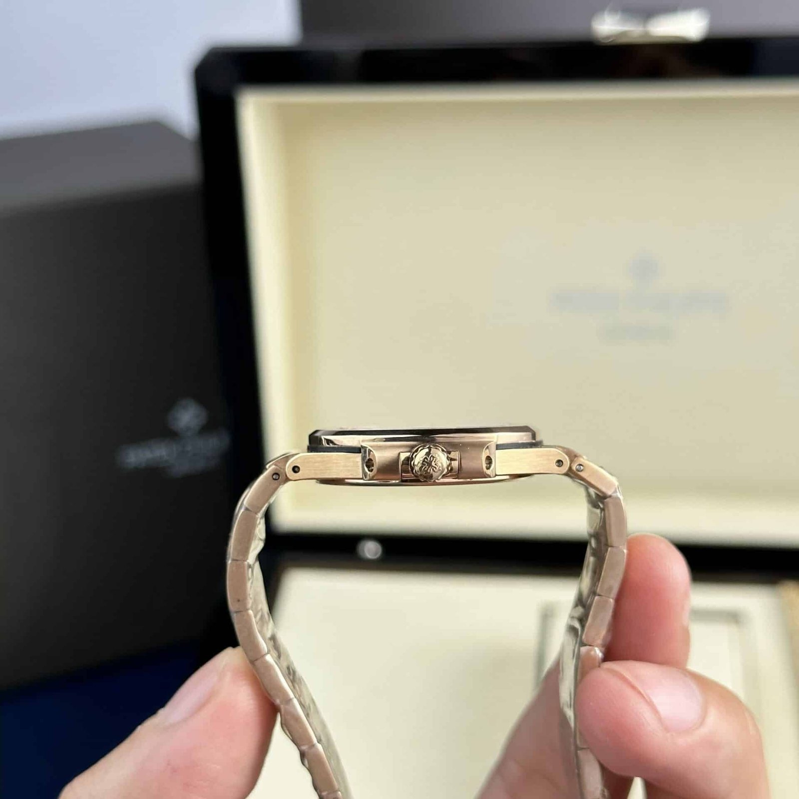 Patek Philippe Nautilus 7010/1R Rose Gold White Dial Lady Watch Quartz Best Replica 32mm - 图片 8