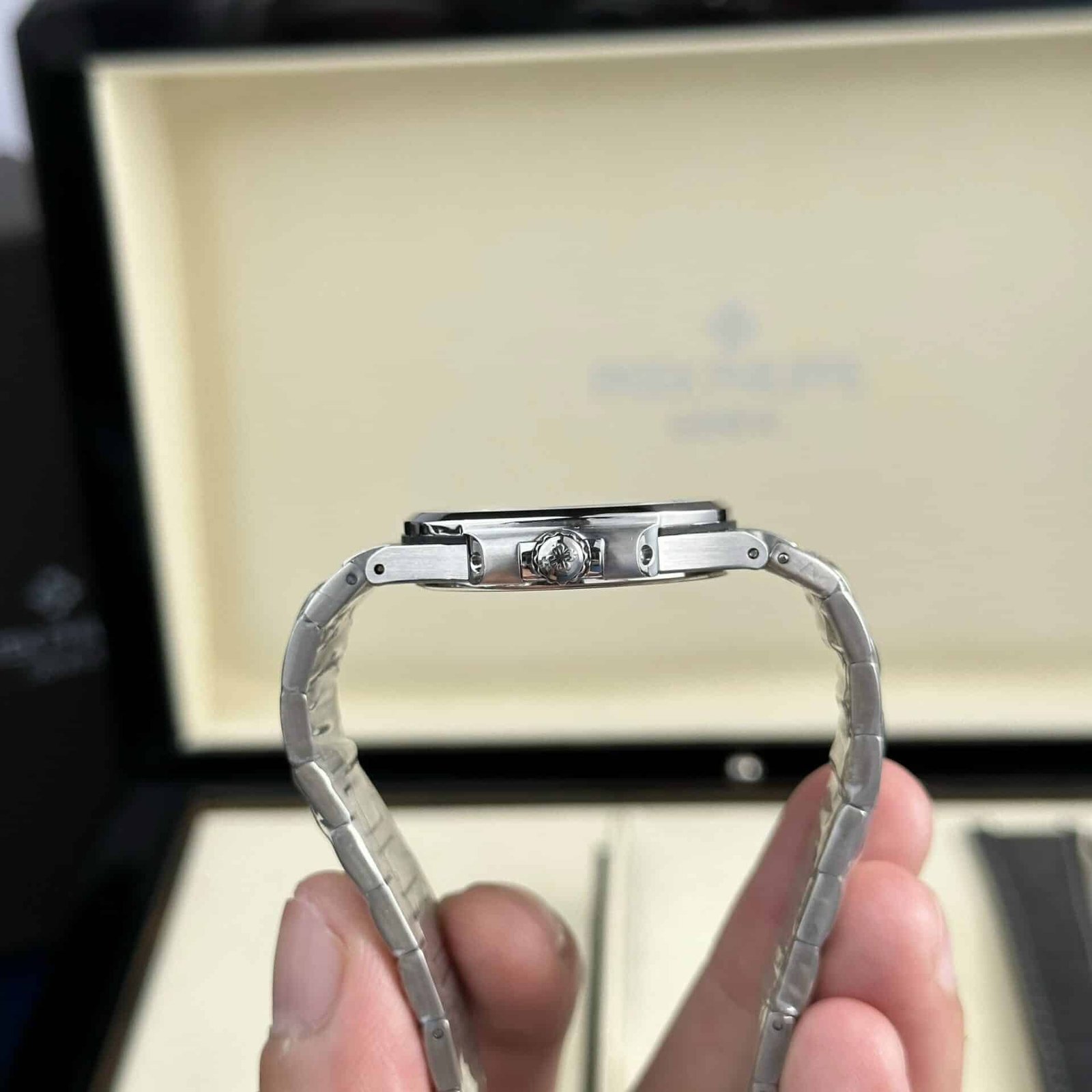 Patek Philippe Nautilus 7010 Silver Dial Lady Swiss Quartz Best Replica 32mm - 图片 6